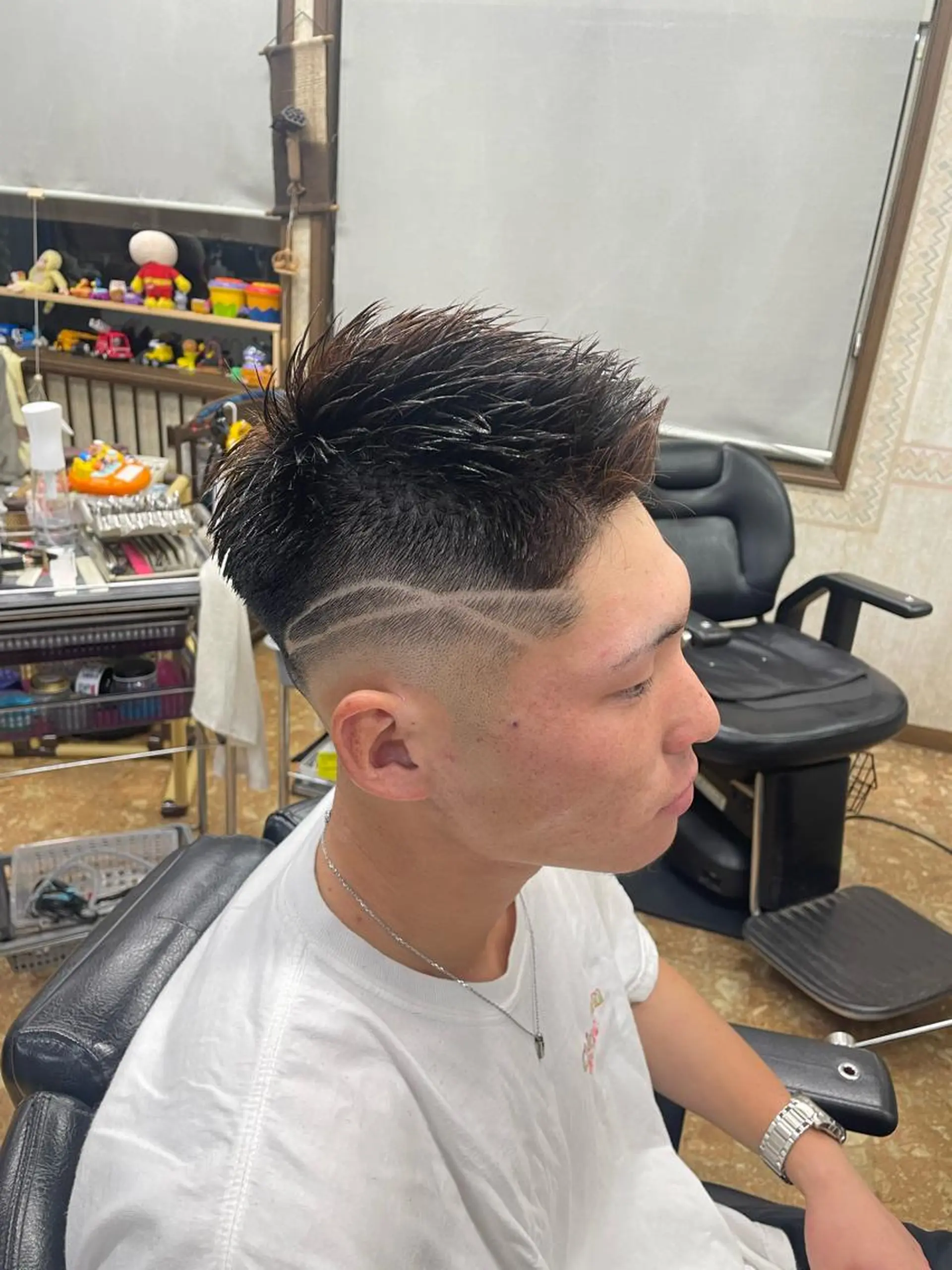 ショート メンズ 海老原 コウのヘアスタイル