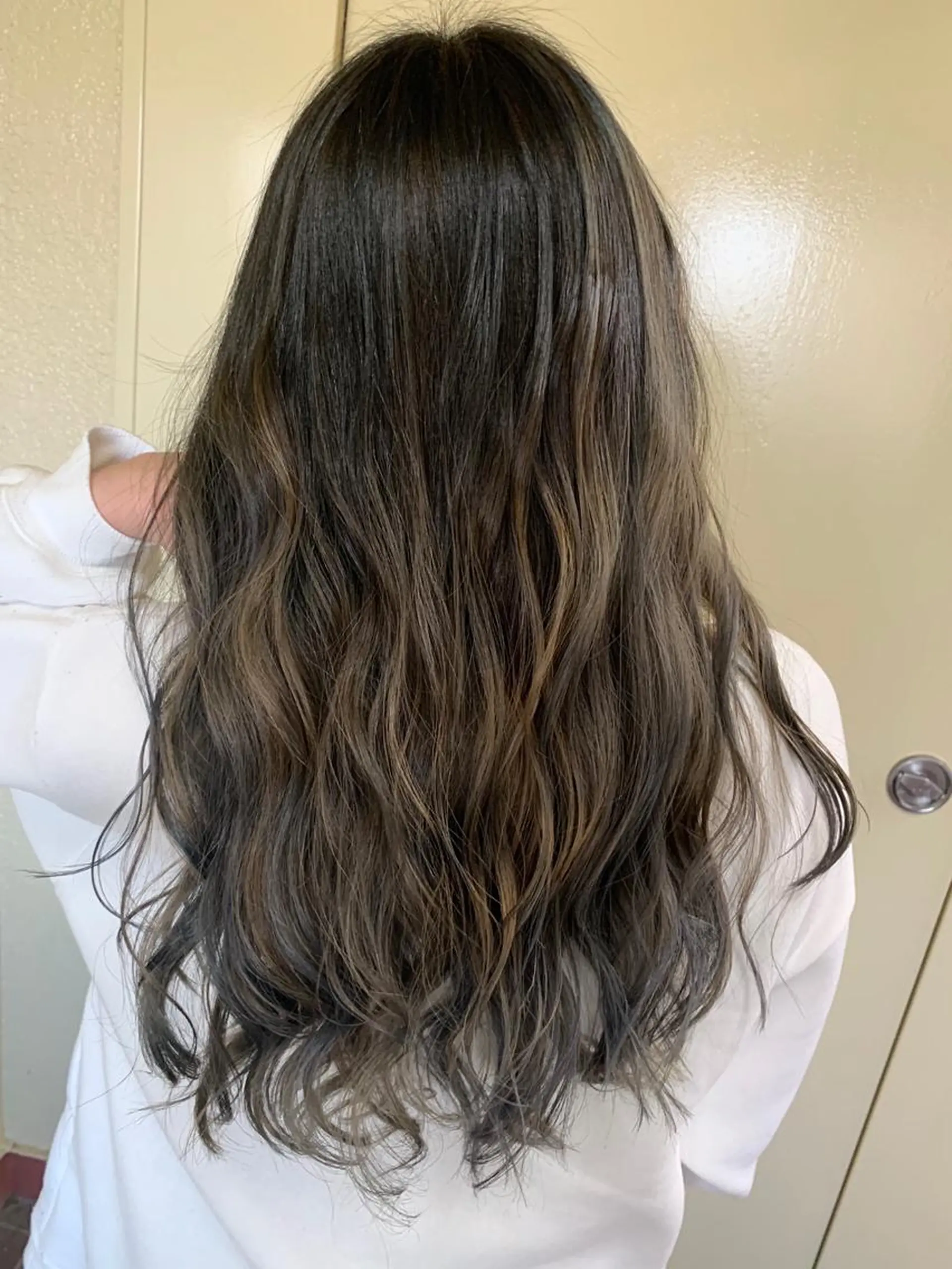 ロング レイヤーカット Welila by haku所属・Yuuki ウェリラバイハクのヘアスタイル