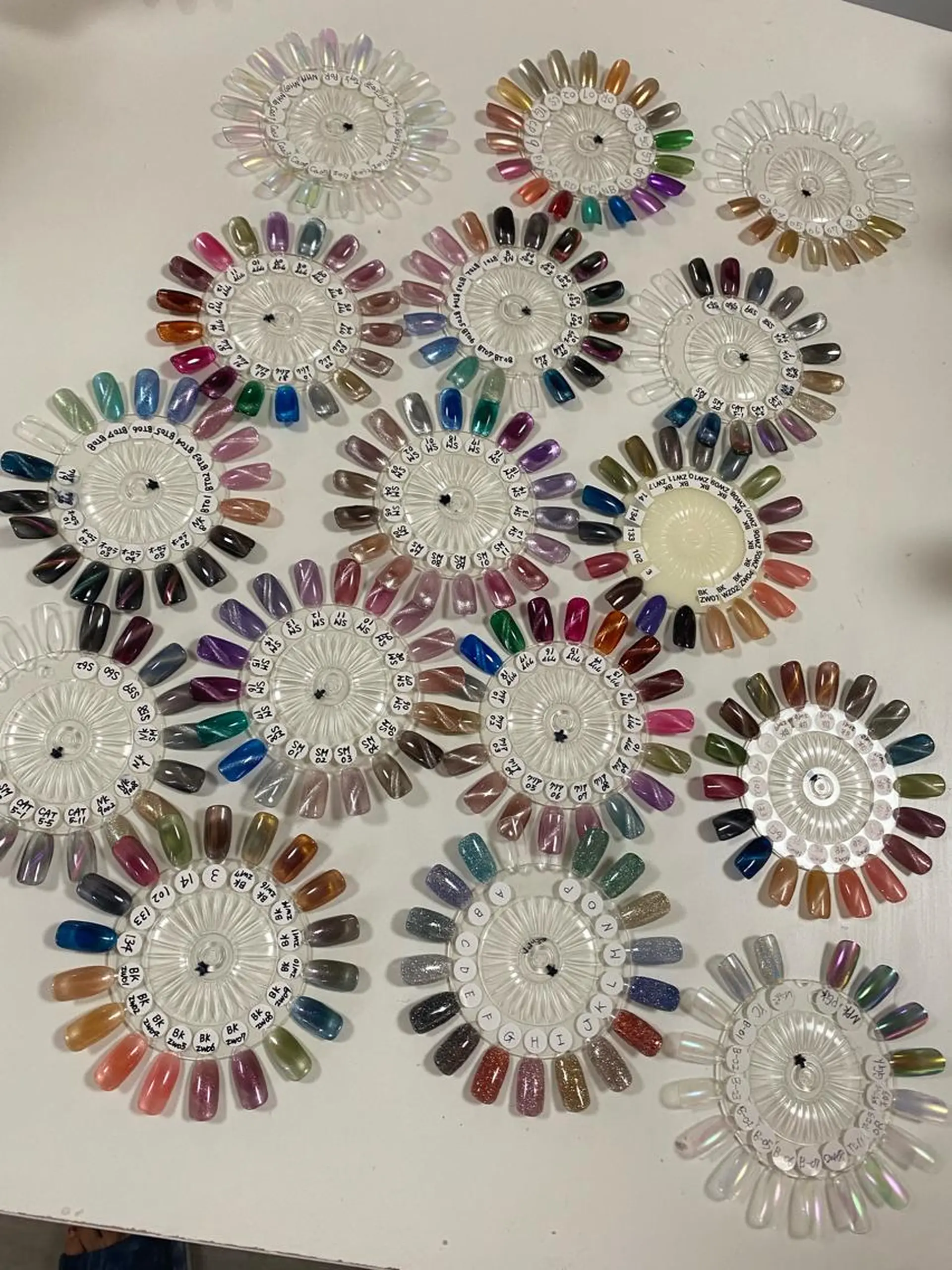 ネイル フラッシュネイル マグネットネイル ミラーネイル ハンドネイル ハンドケア 安藤 Charlotteのネイルデザイン