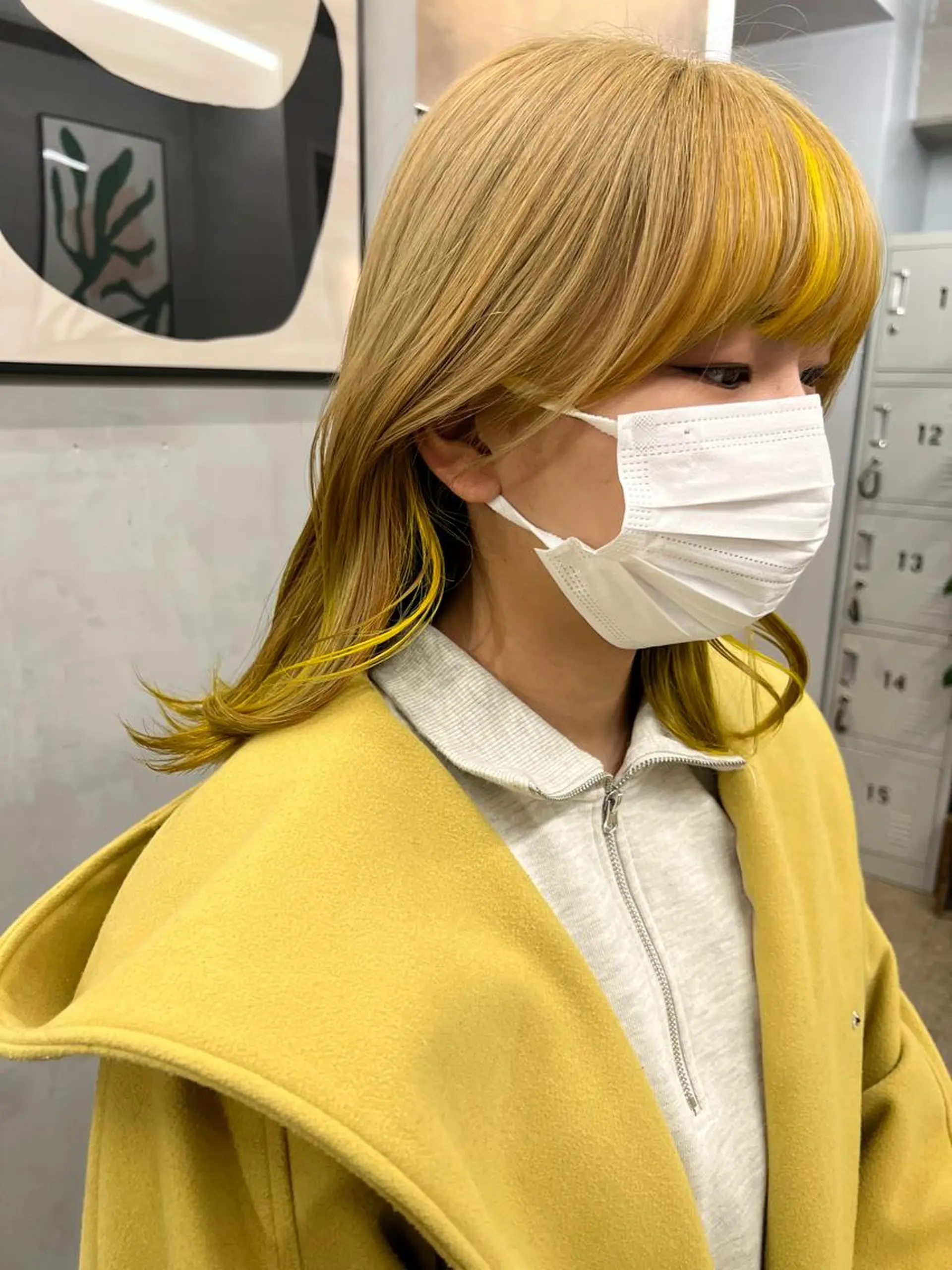 ミディアム カラー カット ヘアカラー トリートメント 垢抜けハイトーン×ブ ロウリストAZUKIのヘアスタイル