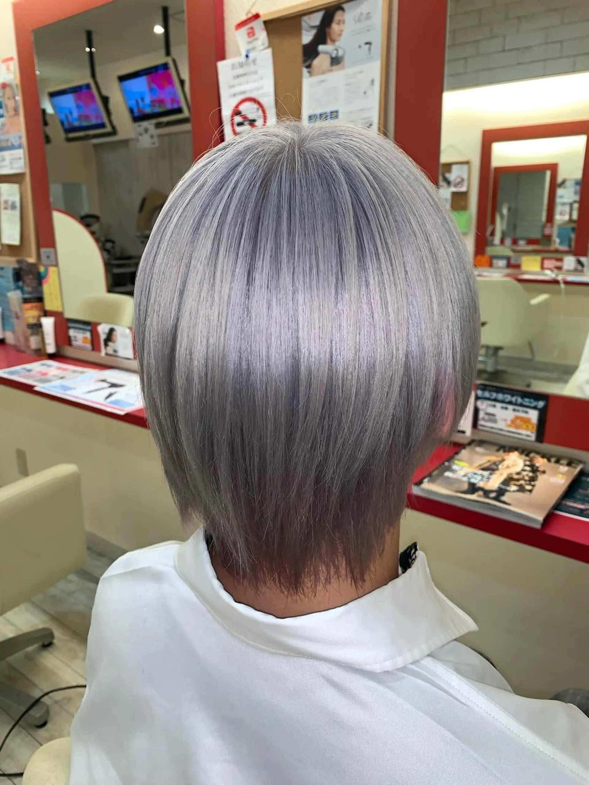 ショート カラー ヘアアレンジ メンズ シルバー ホワイトシルバー カット ヘアカラー 今村公介 ブリーチ特化、派手髪のヘアスタイル