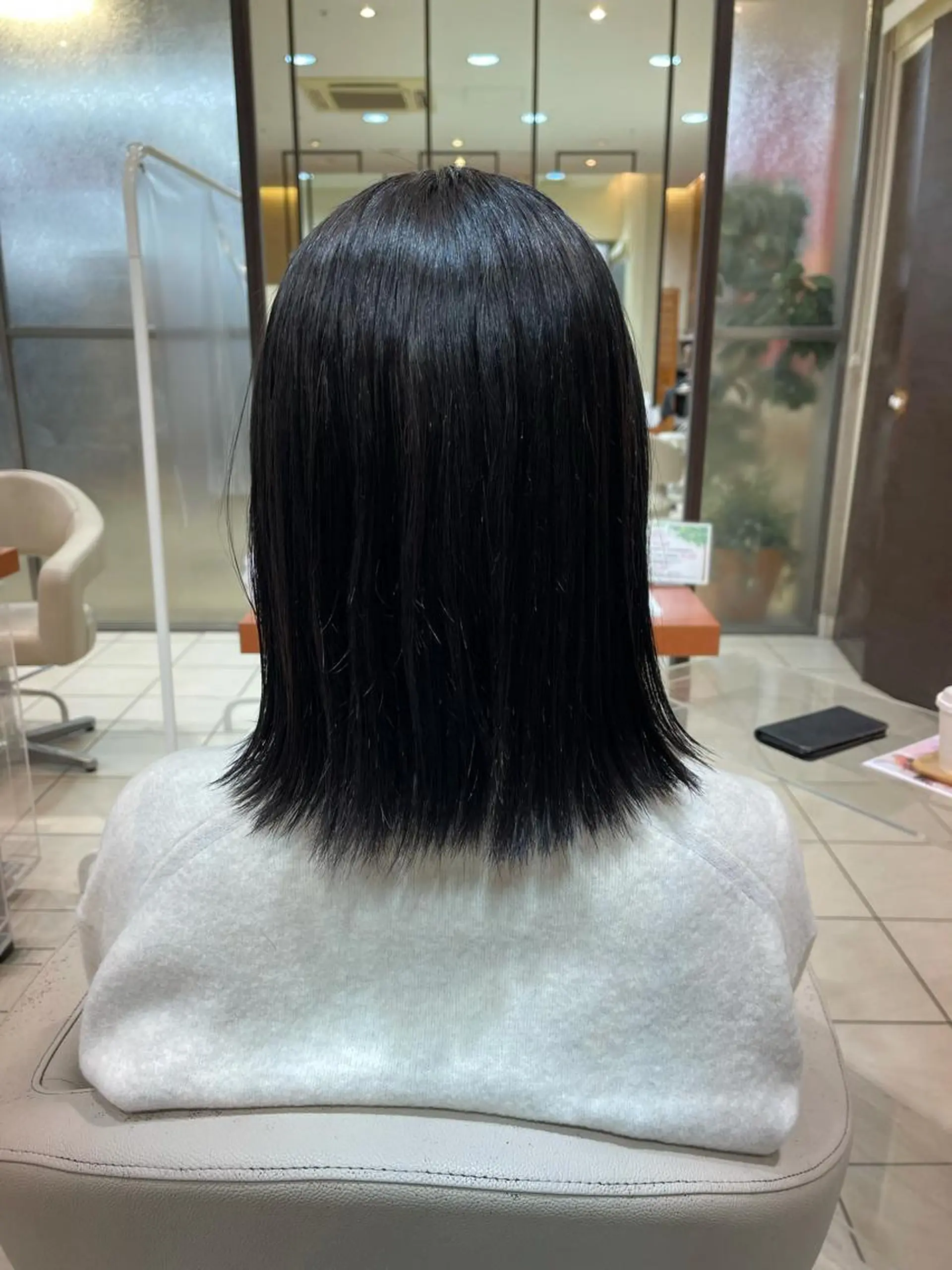 ミディアム カラー 黒髪 ブルーカラー ブルーブラック カネヒラ リョウスケのヘアスタイル