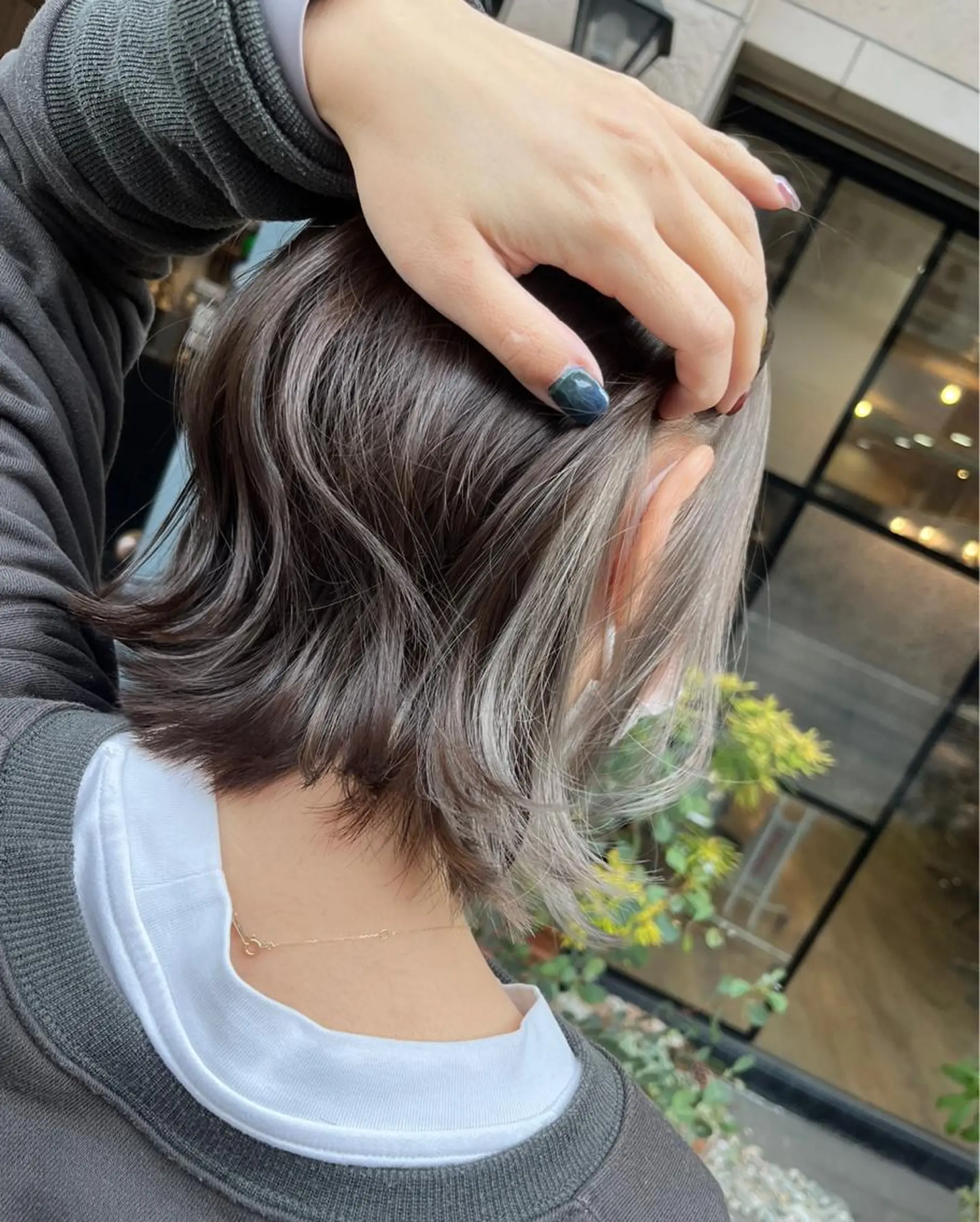 ショート カラー ベージュカラー イヤリングカラー ホワイトベージュ ヘアカラー SHIAN 八王子👼鬼塚さやかのヘアスタイル