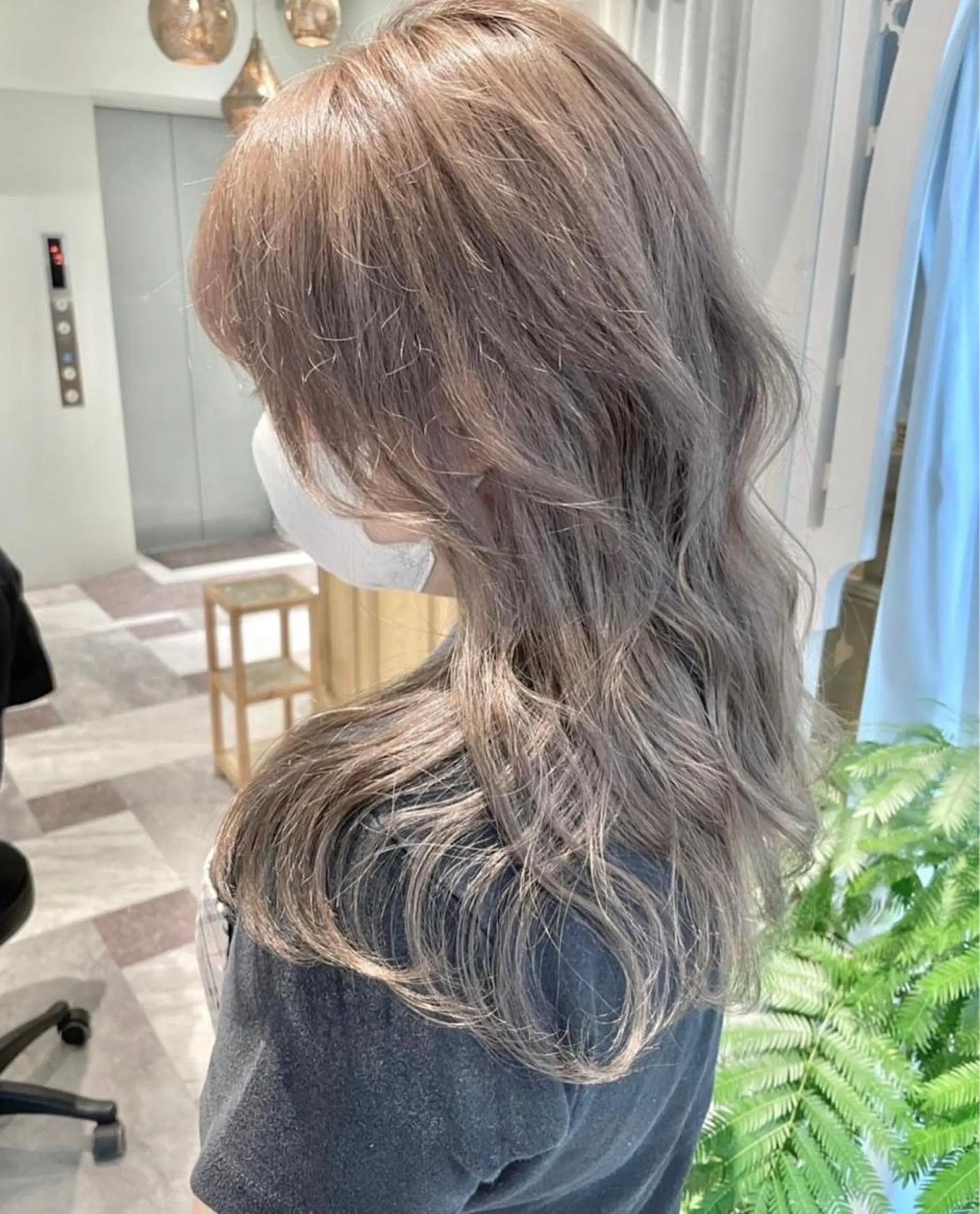 ロング ボブ ハイライト 髪質改善 韓国風ヘア 小顔カット ヘアカラー トリートメント 透明感カラー/カット 髪質改善/森栄範のヘアスタイル