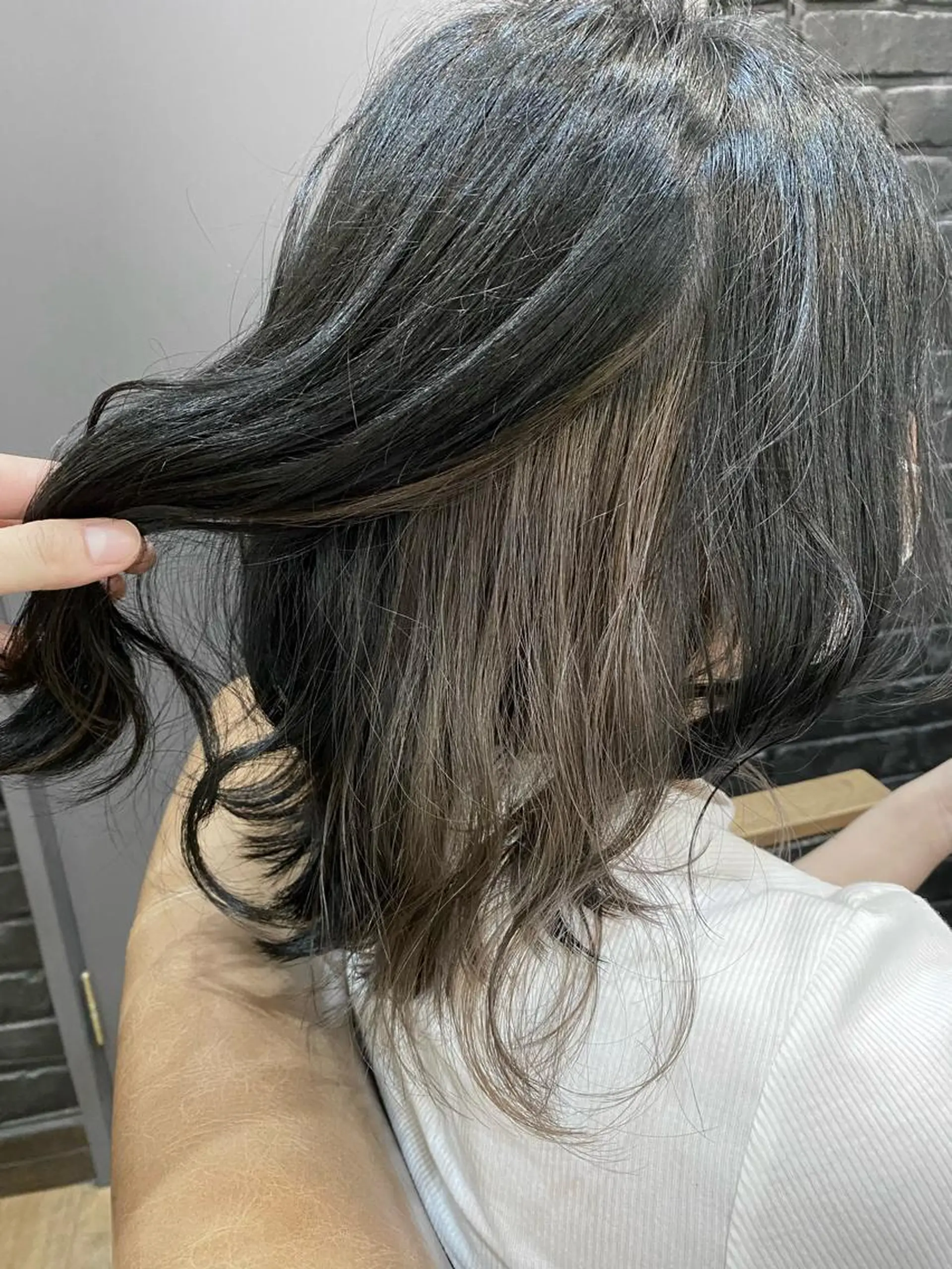 ミディアム カラー アッシュ アッシュグレー アッシュグレージュ グレージュ インナーカラー ヘアカラー トリートメント 特殊カラー特化 ✂️SHIAN フジのヘアスタイル