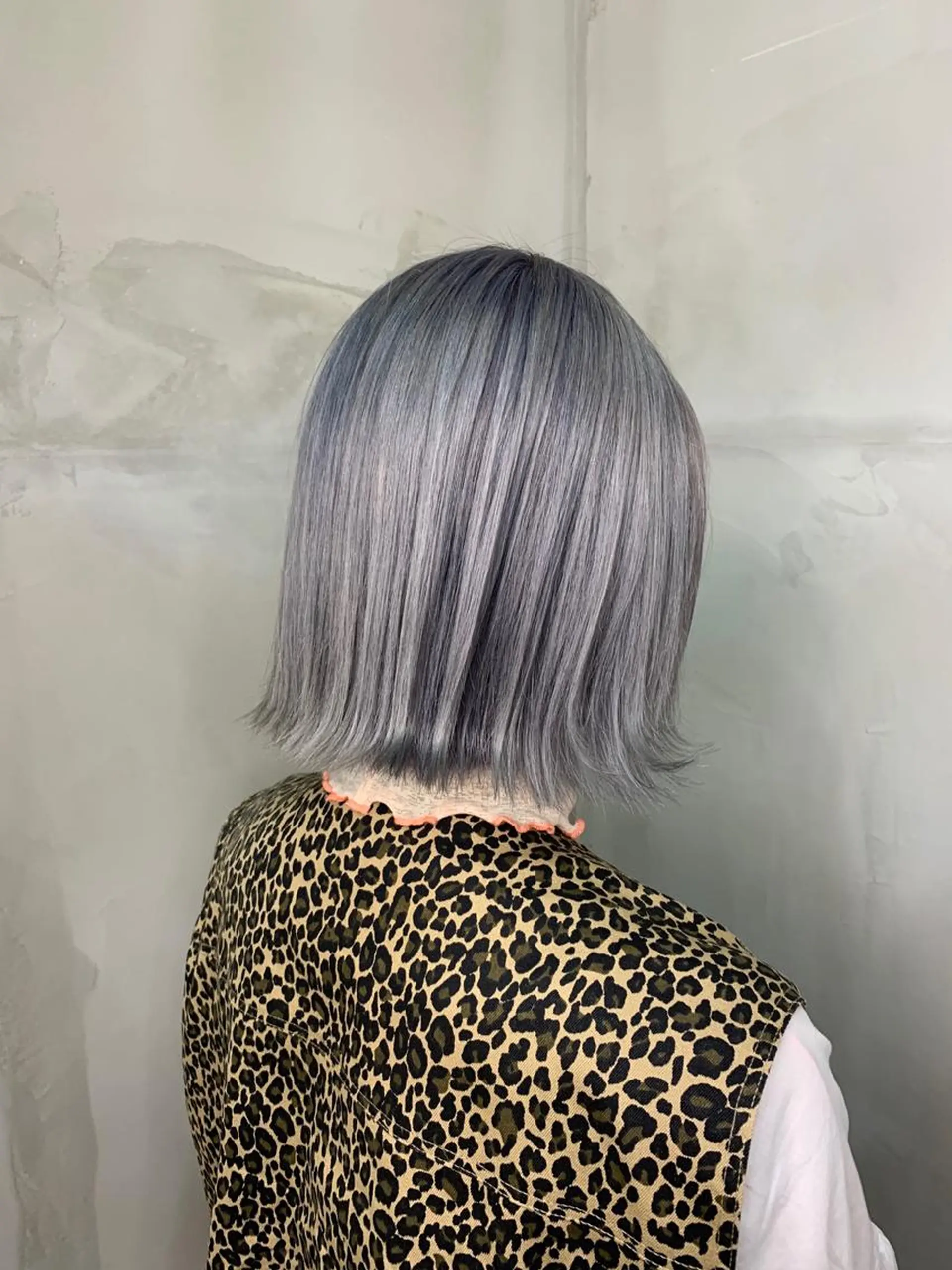 ショート カラー アッシュ バレイヤージュ ベージュカラー ブロンド ブルーカラー ヘアカラー トリートメント レイヤーカット/ 艶カラー/RYOMAのヘアスタイル