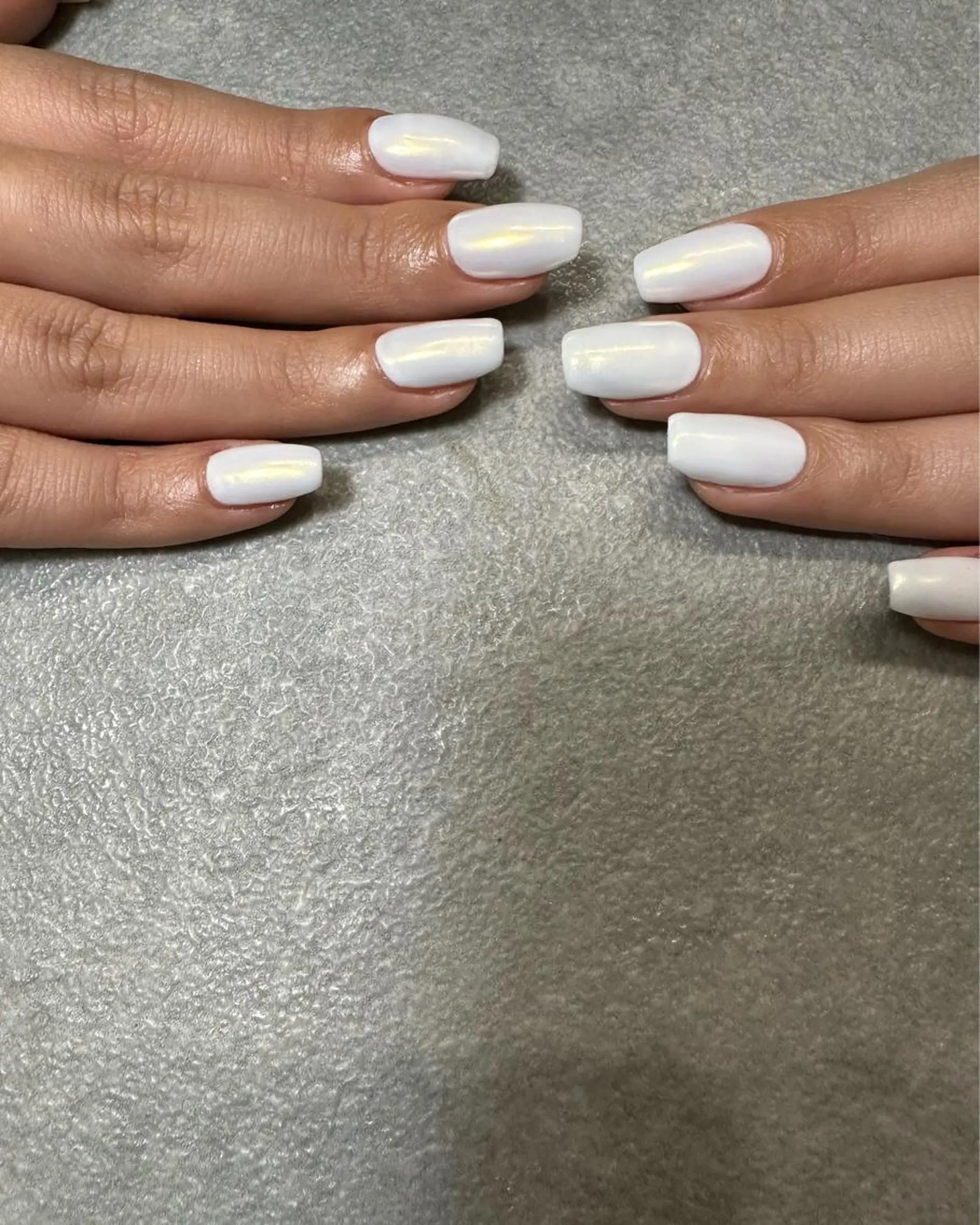 ネイル オーロラネイル ホワイト ハンドネイル フットネイル kiii.__ ✴︎*のネイルデザイン