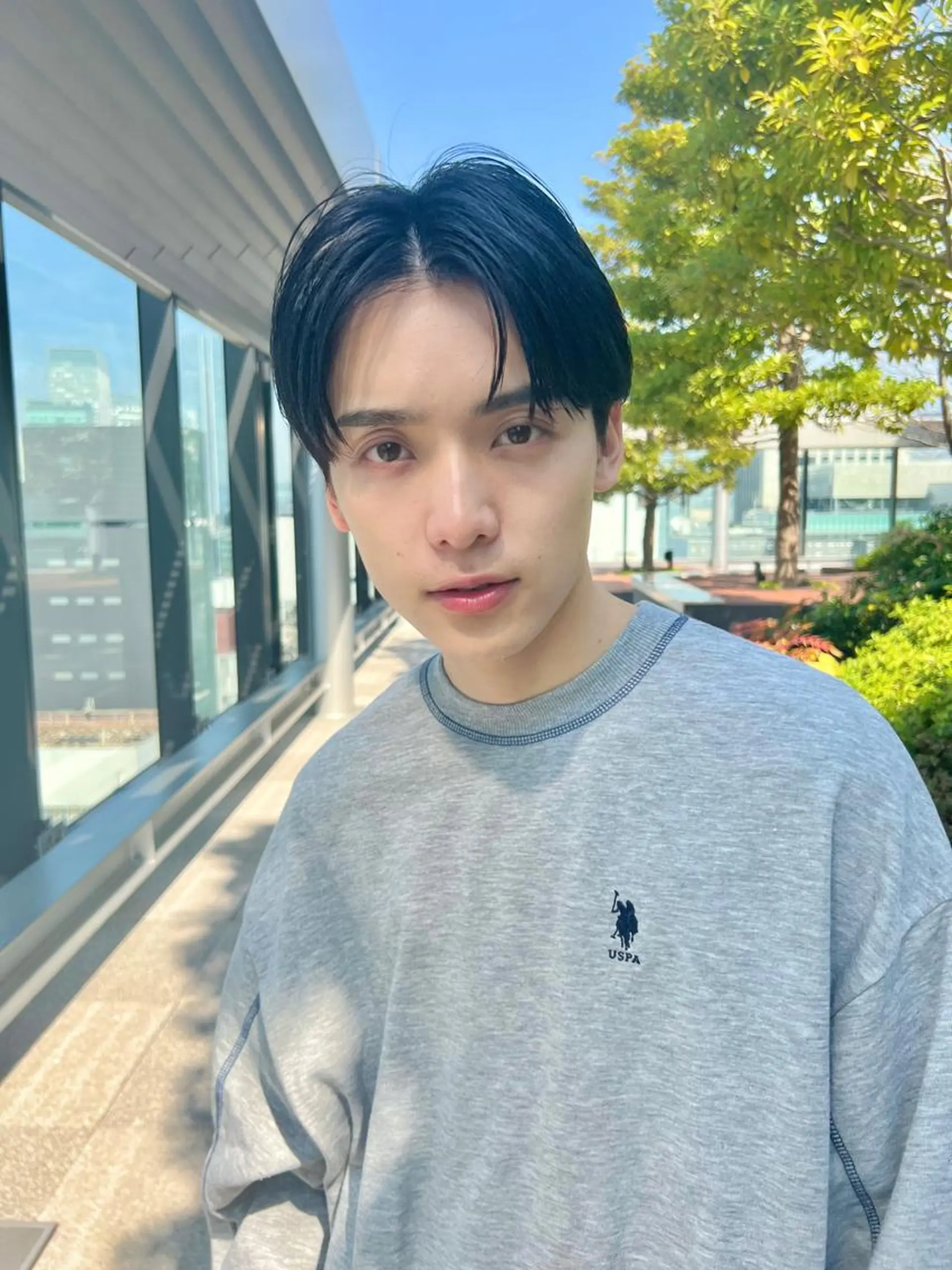 ショート メンズ センターパート カット パーマ メンズカット曲がる 縮毛矯正佐々木タクマのヘアスタイル