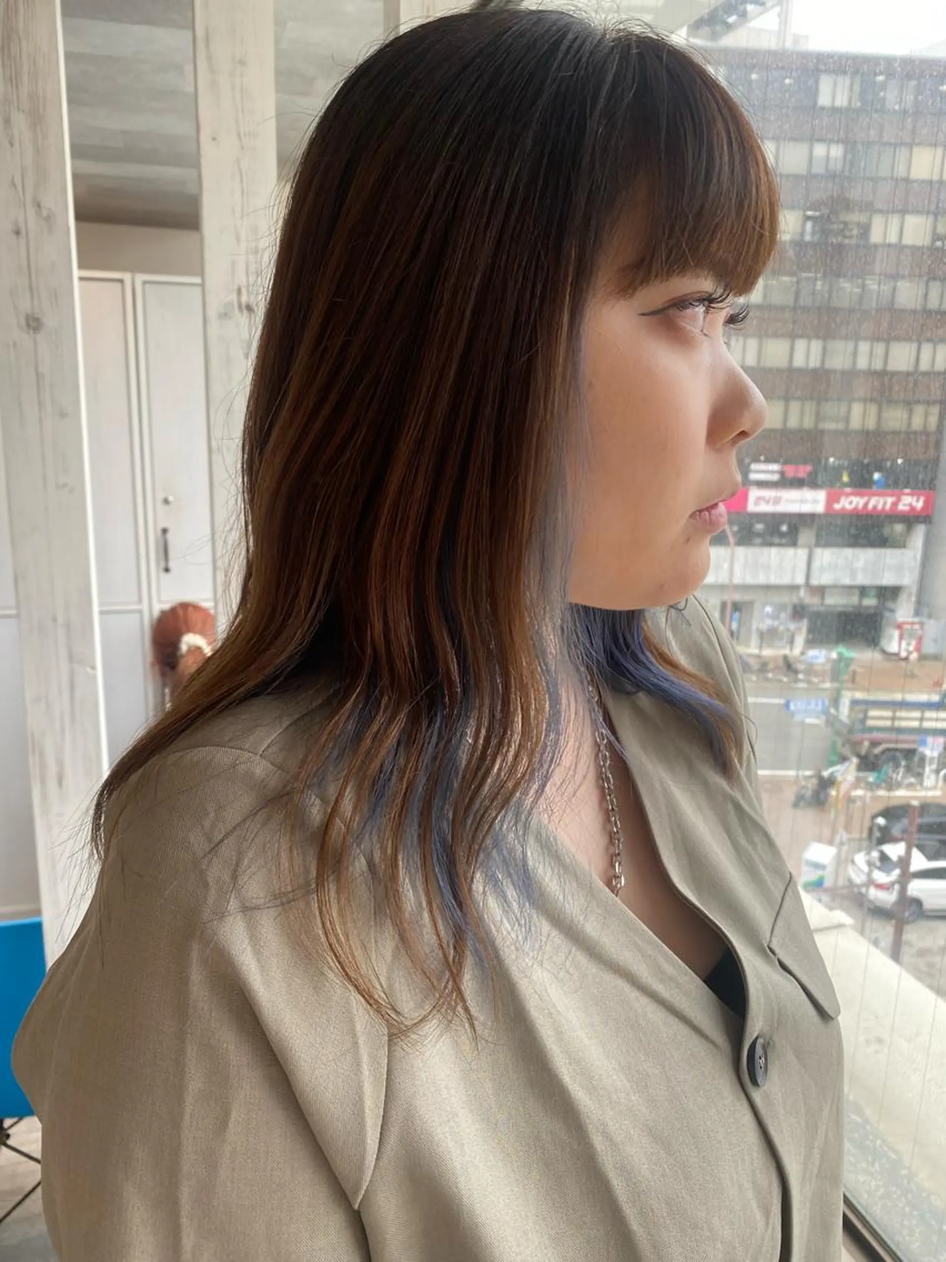 セミロング カラー アクアカラー バレイヤージュ ブリーチ ブルーカラー ダブルカラー ヘアカラー 縮毛矯正とレイヤー /杉村凜汰郎のヘアスタイル