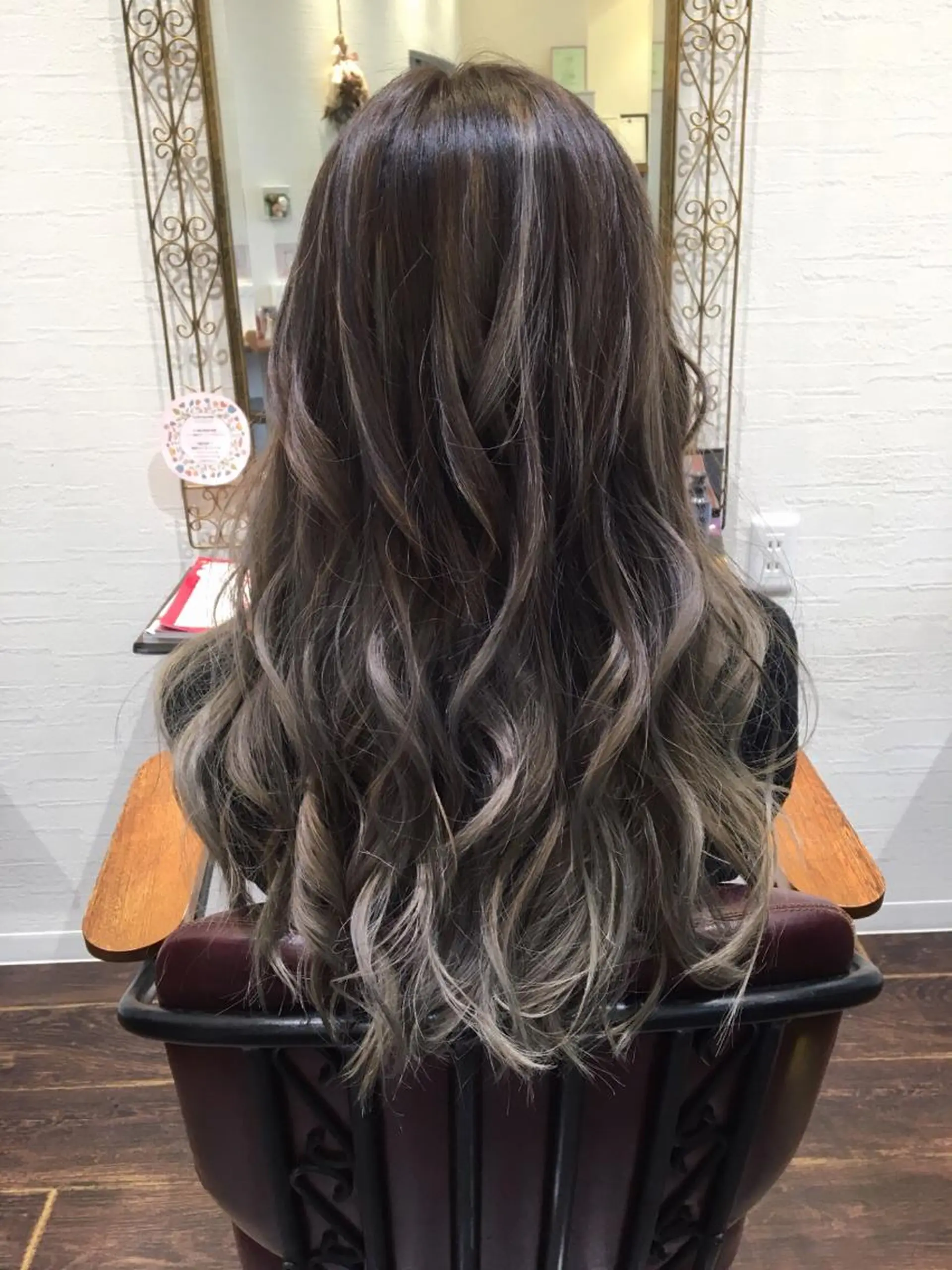 ロング カラー グラデーションカラー ハイライトカラー ハイライト RI ＮＡのヘアスタイル