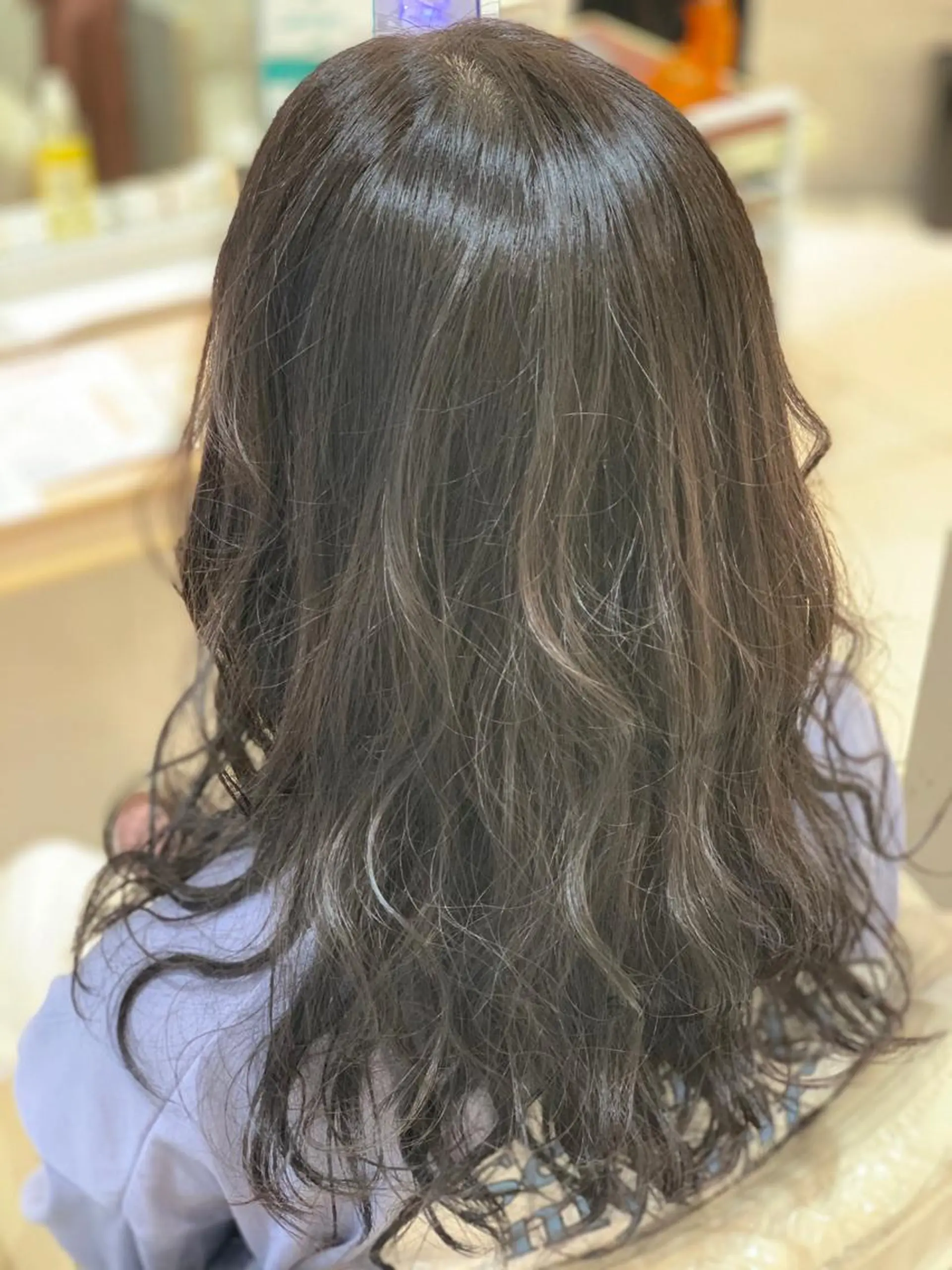 ロング カット ヘアカラー 鈴木 華枝のヘアスタイル