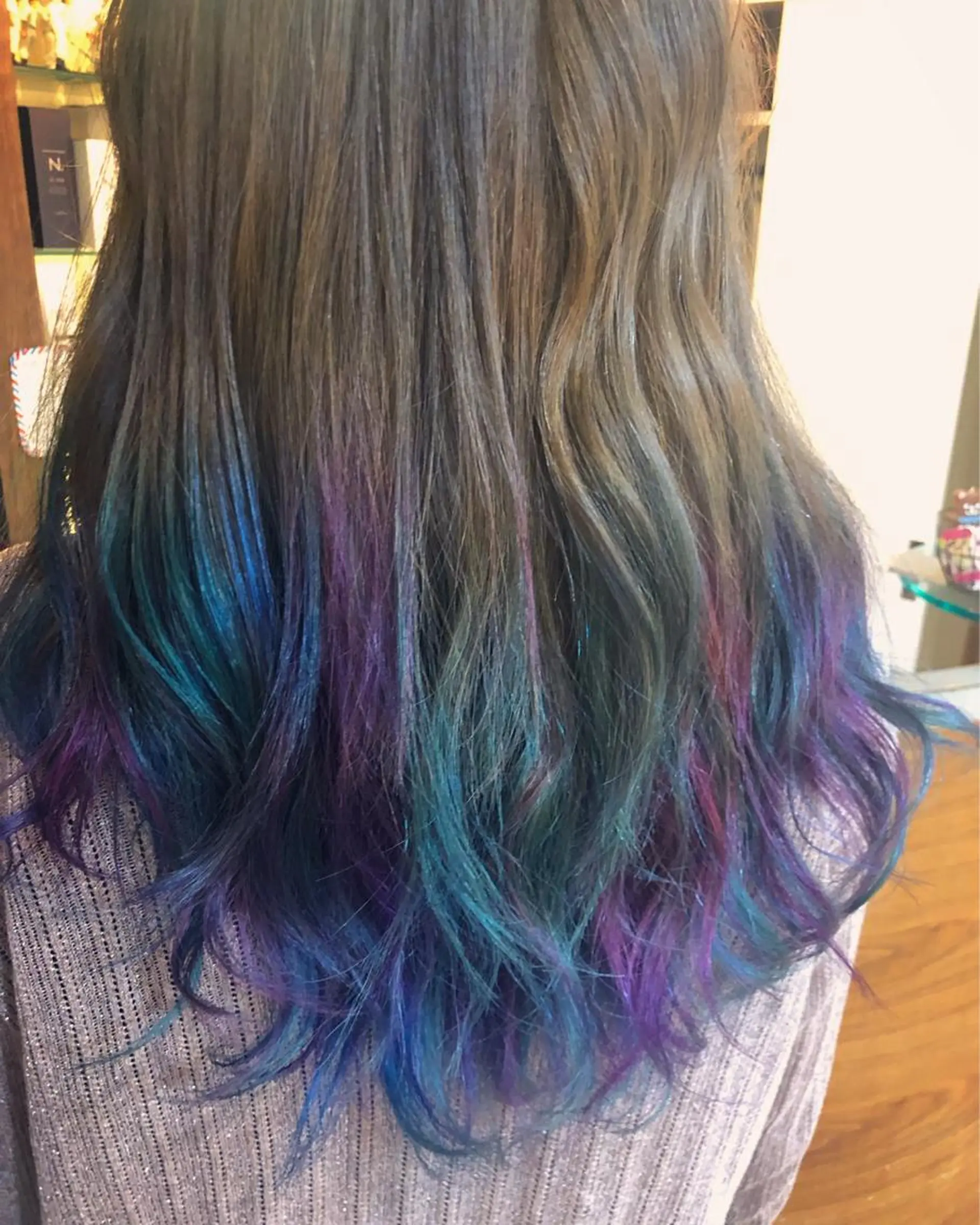 セミロング カラー アッシュ バレイヤージュ ミストバング ベージュカラー ブリーチ カット ヘアカラー トリートメント 原宿サロン代表 デザインカラー伊藤卓のヘアスタイル