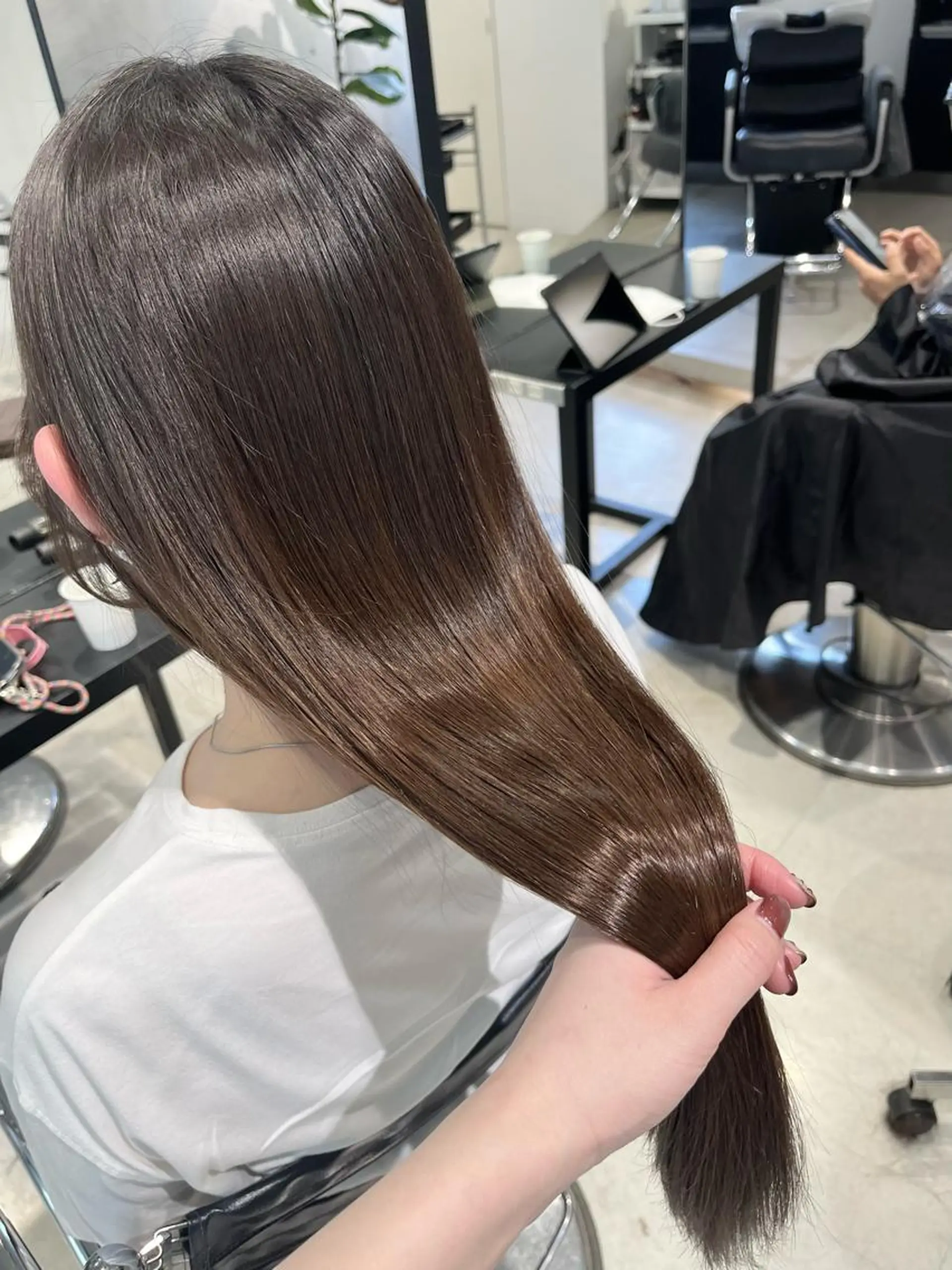 ロング カラー パーマ ヘアアレンジ ヘアカラー トリートメント 透明感/オリーブ/ グレージュ/YUKAのヘアスタイル