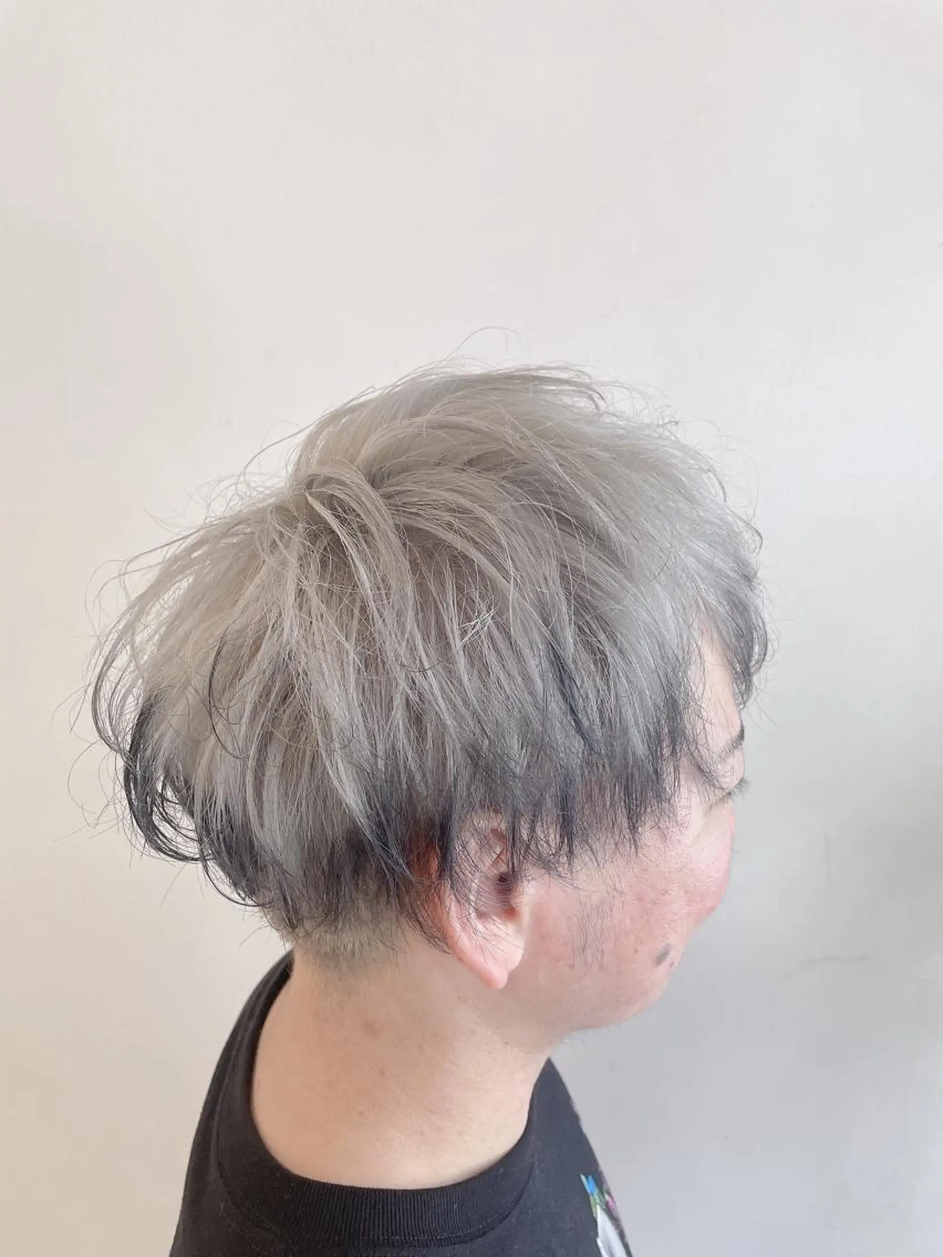 ショート カラー メンズ メンズバレイヤージュ メンズブリーチ メンズハイライト メンズハイトーン メンズインナーカラー デザインカラー 髪質改善Lilithのその他イメージ