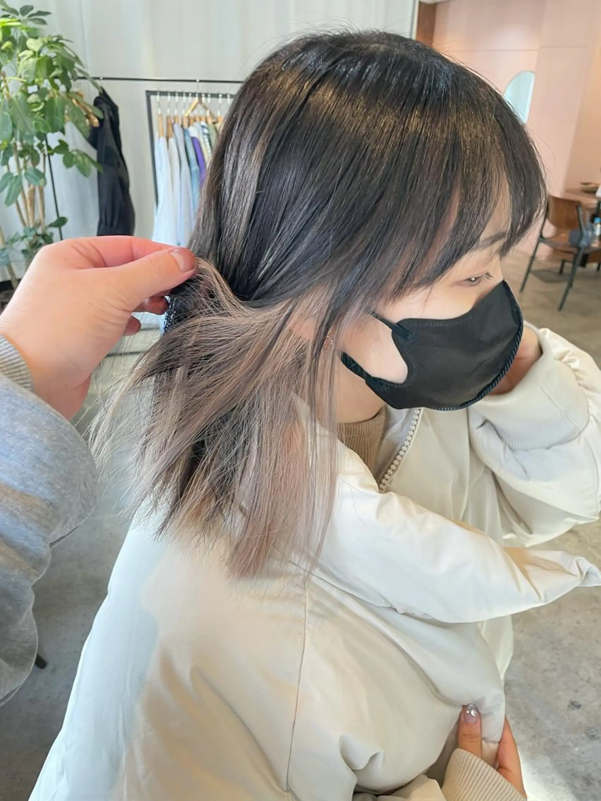 ミディアム カラー ミストバング ベージュカラー  フェイスフレーミング インナーカラー ヘアカラー Takuma Suzuki中目黒のヘアスタイル