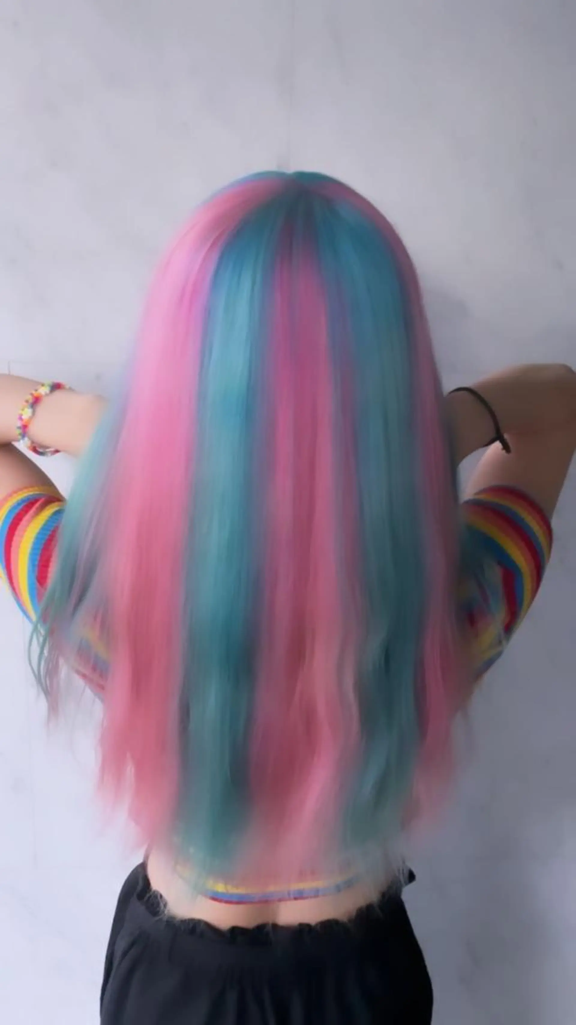 ロング カラー ヘアカラー トリートメント ブリーチ人気No.1 MANATO🎨🌈のヘアスタイル