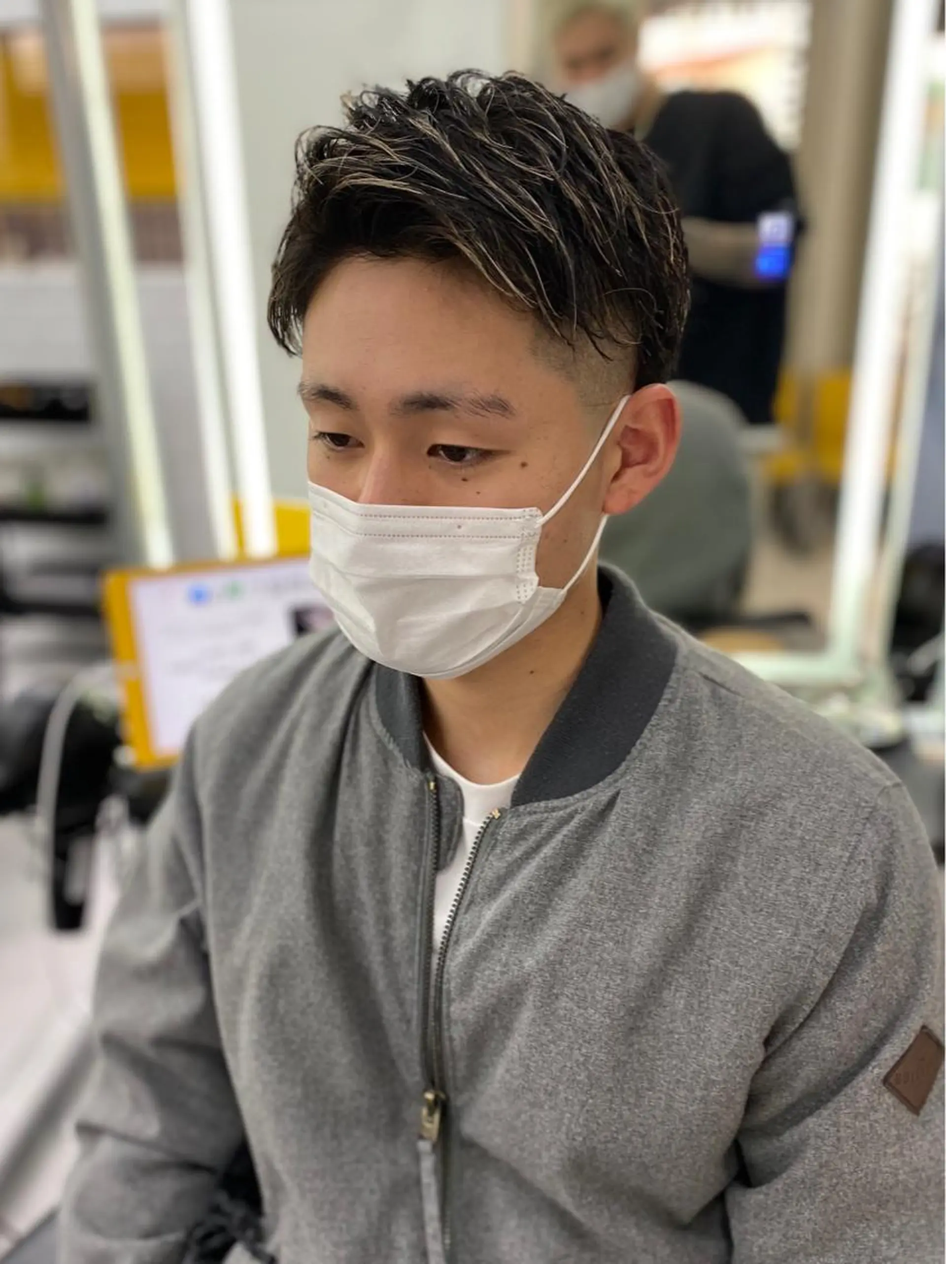 カラー メンズ 断髪刈舞所属・大月 優汰のヘアスタイル