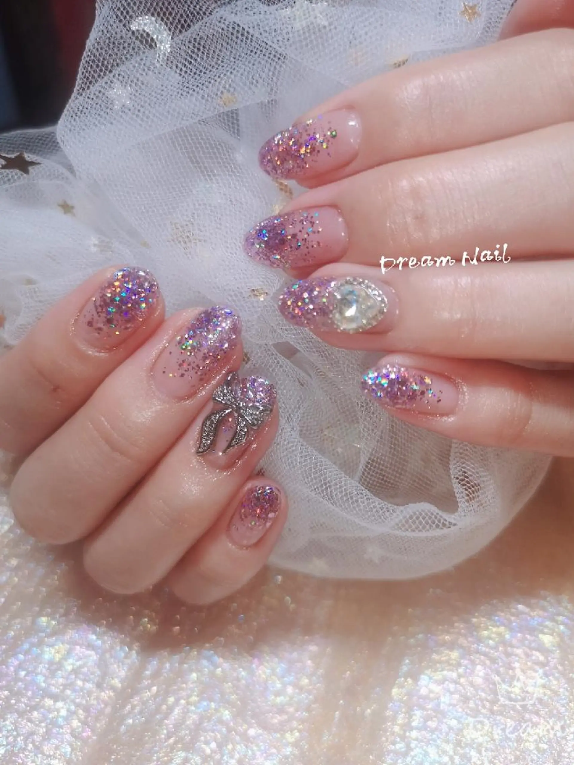 ネイル キラキラネイル ラメ(グリッター) ラメグラデーション ハンドネイル ネイリストゆか💅 長さだし、深爪矯正のネイルデザイン