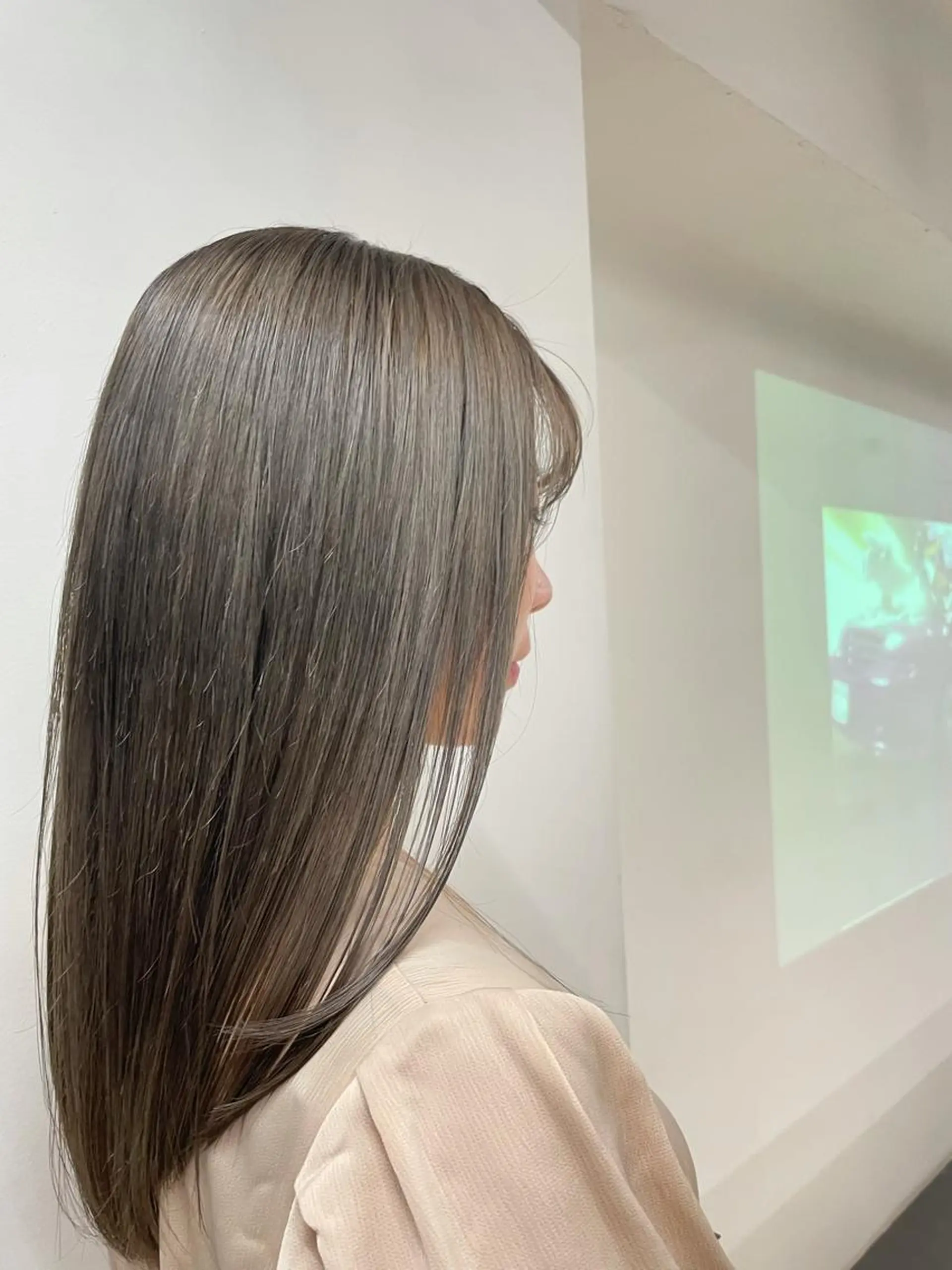 セミロング カラー ベージュカラー ブリーチ ケアブリーチ 透明感カラー グレージュ カット ヘアカラー レイヤーカット💖 Kaedeのヘアスタイル