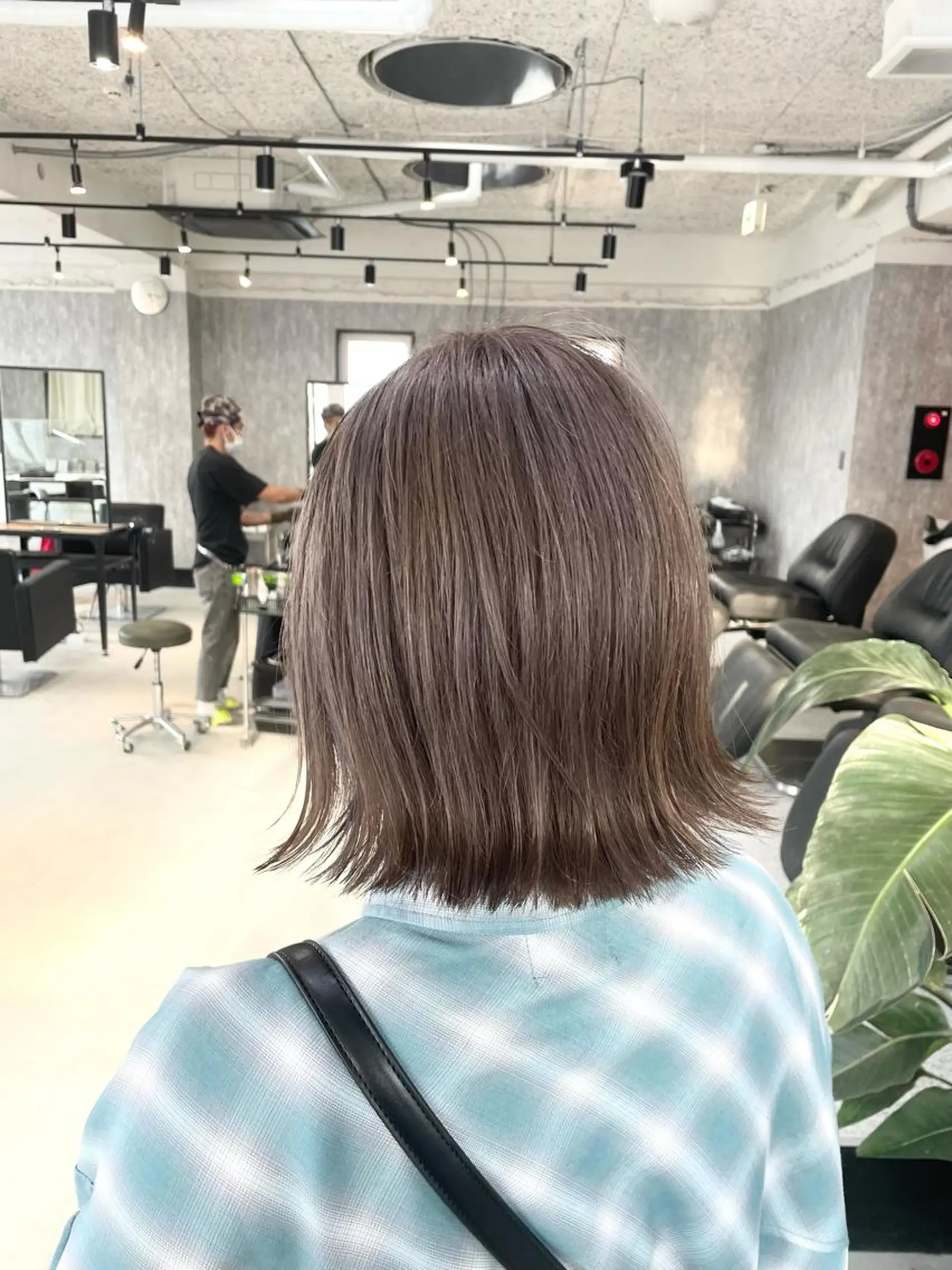 ミディアム カラー ALLEN hair 京橋店のヘアスタイル