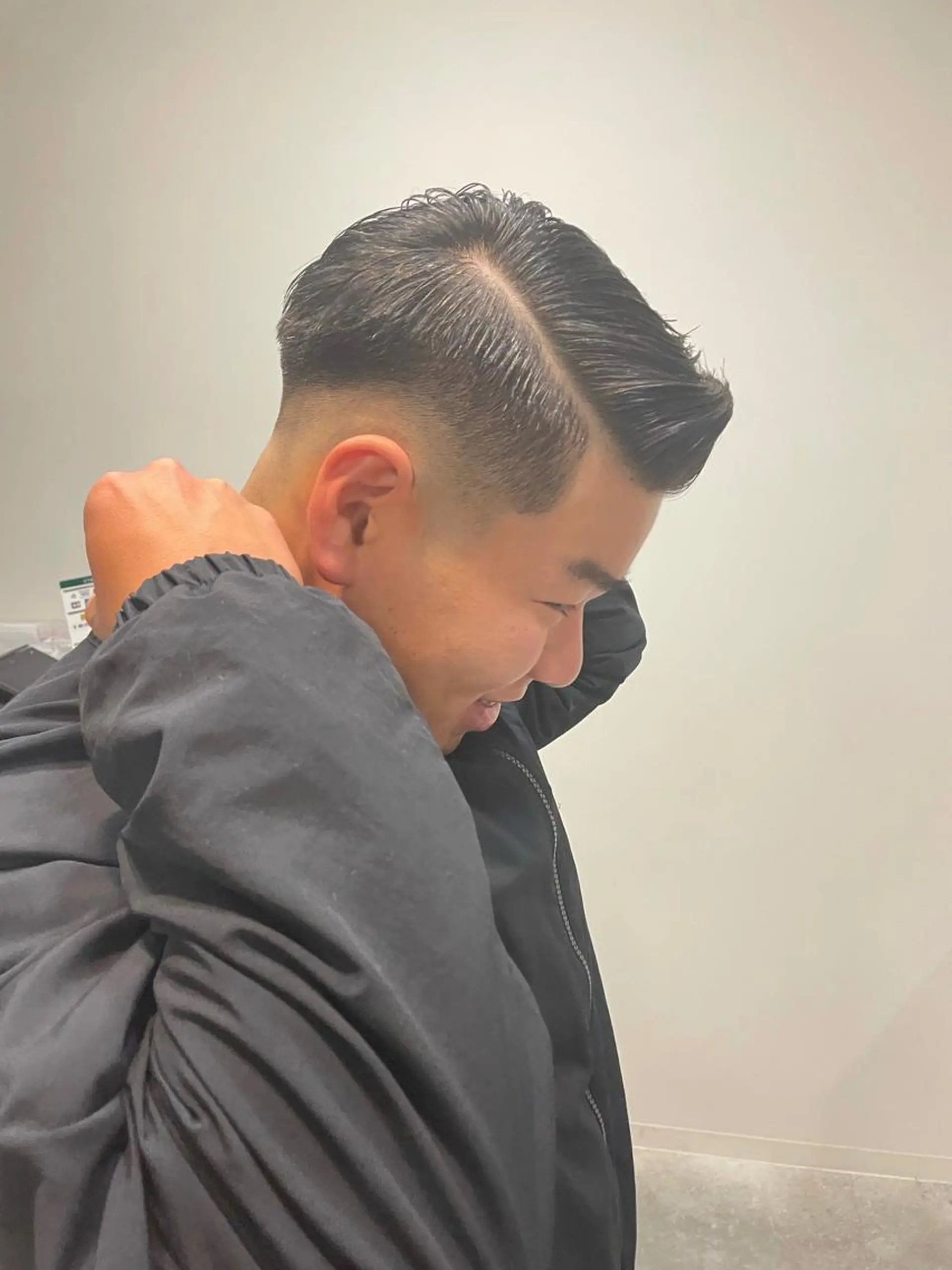 ショート メンズ フェードカット 七三 スキンフェード カット メンズパーマのプロ 川野翔太のヘアスタイル