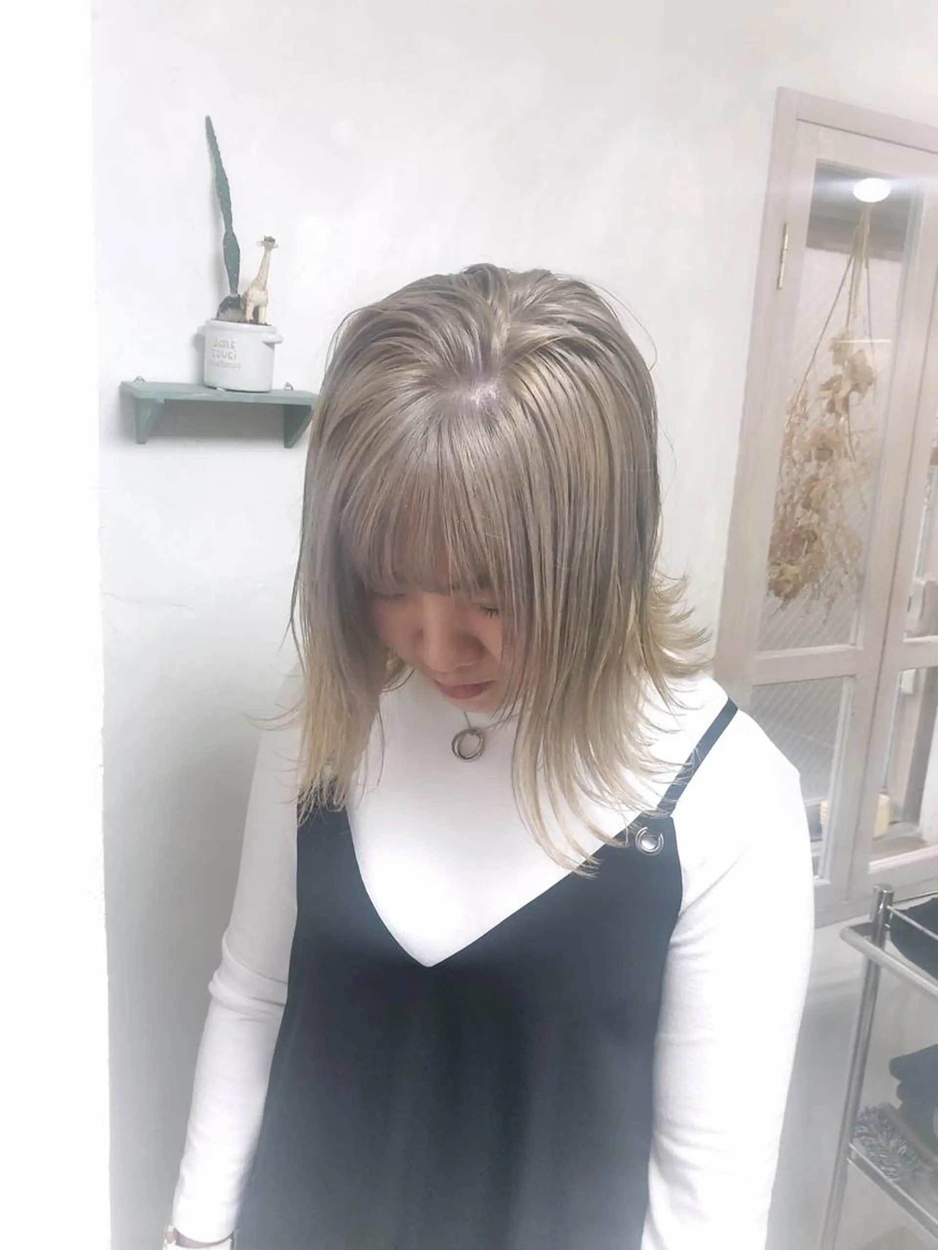 ミディアム カラー パーマ ヘアアレンジ ヘアカラー トリートメント 推し活専用 【派手髪】飯野ゆかりのヘアスタイル