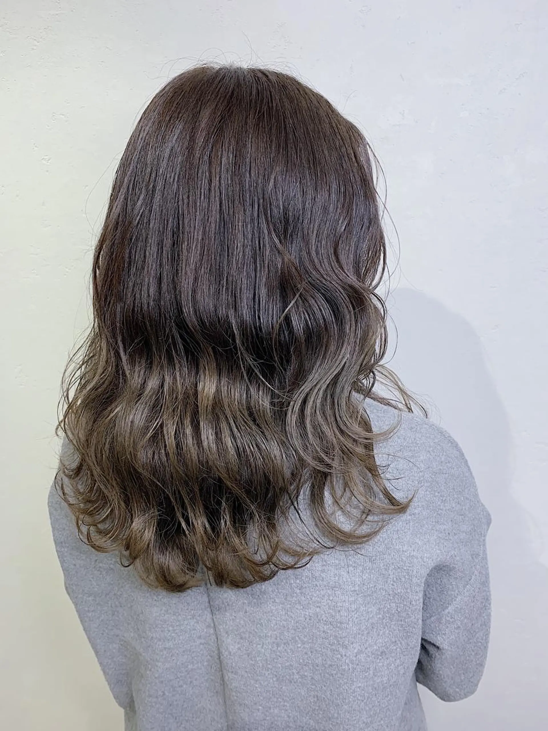 ロング カラー グレージュ _WHITE 天神店 YUMEKA🐻のヘアスタイル