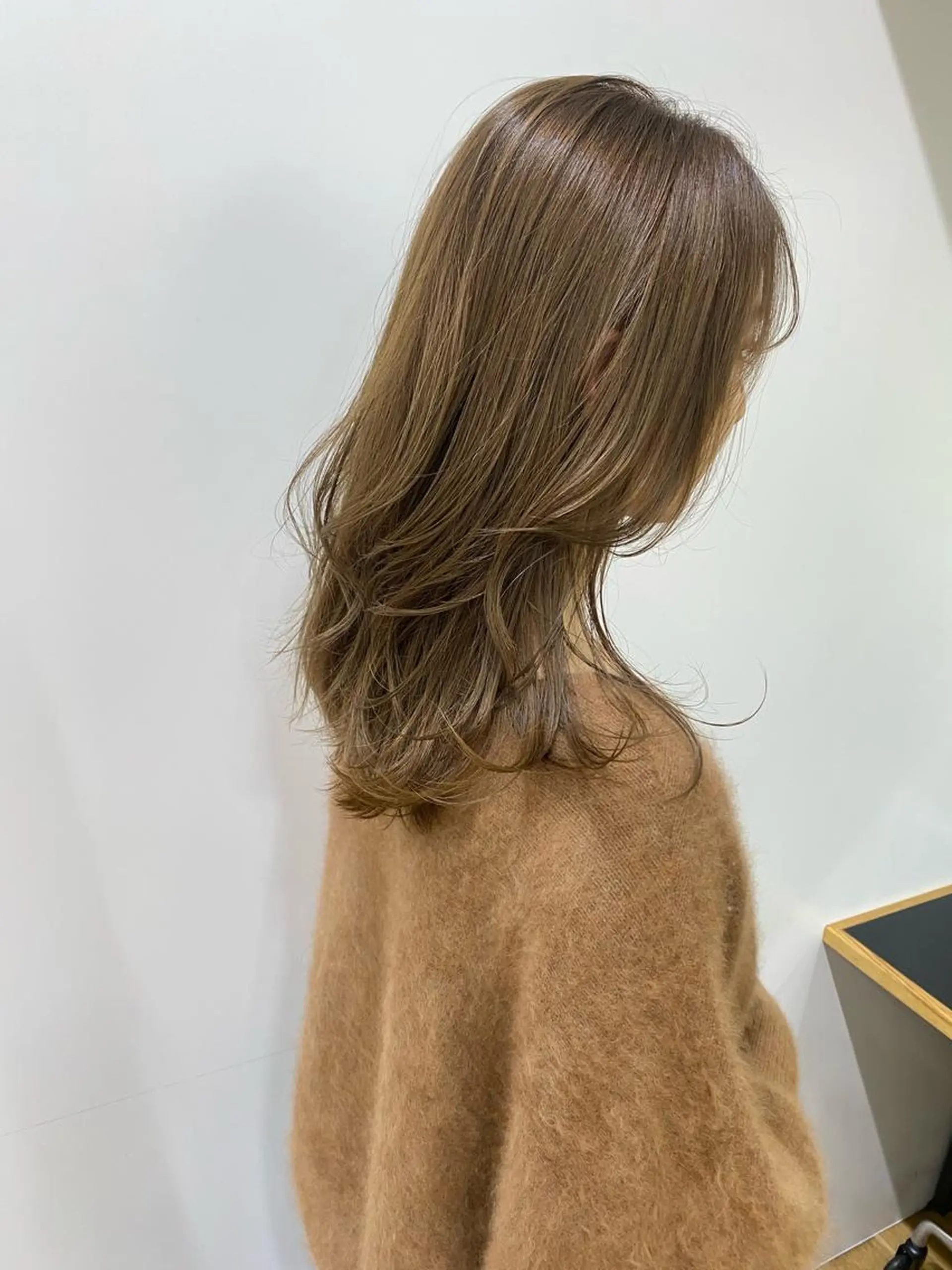 セミロング カット ヘアカラー トリートメント 西尾 隆介のヘアスタイル