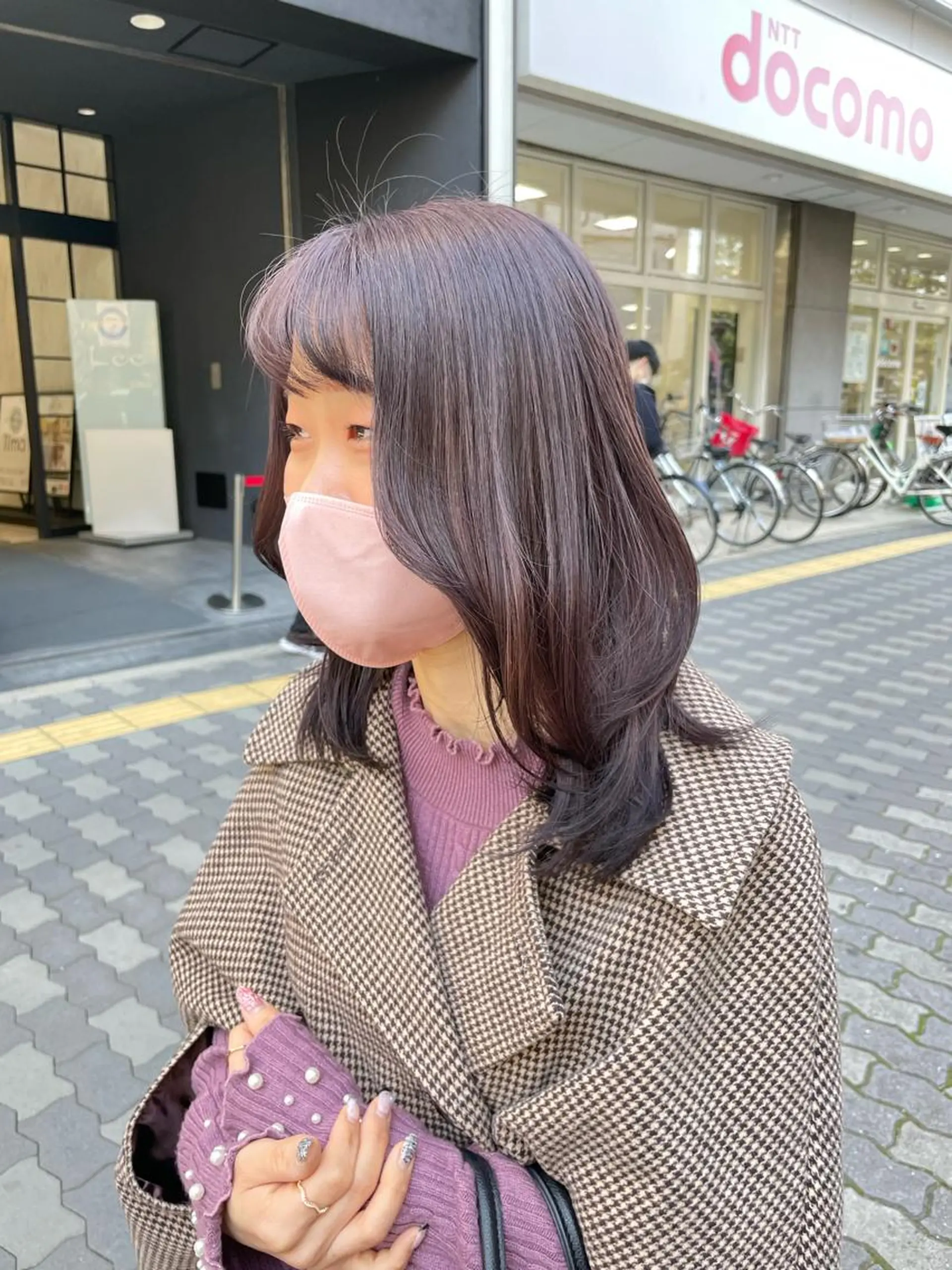 ミディアム カラー akane .のヘアスタイル