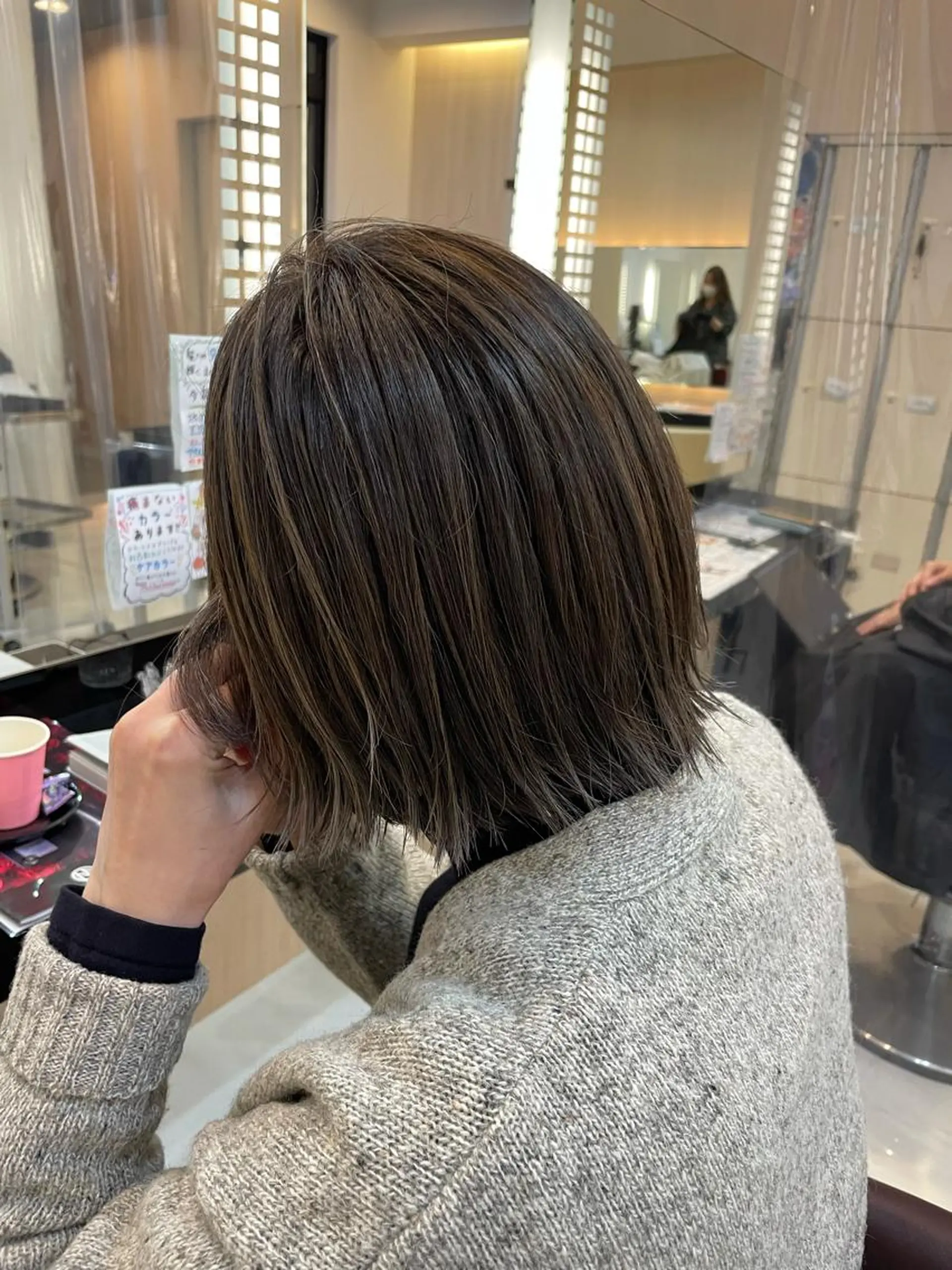 カラー 内田温子大人女性 ハイライト、ボブのヘアスタイル