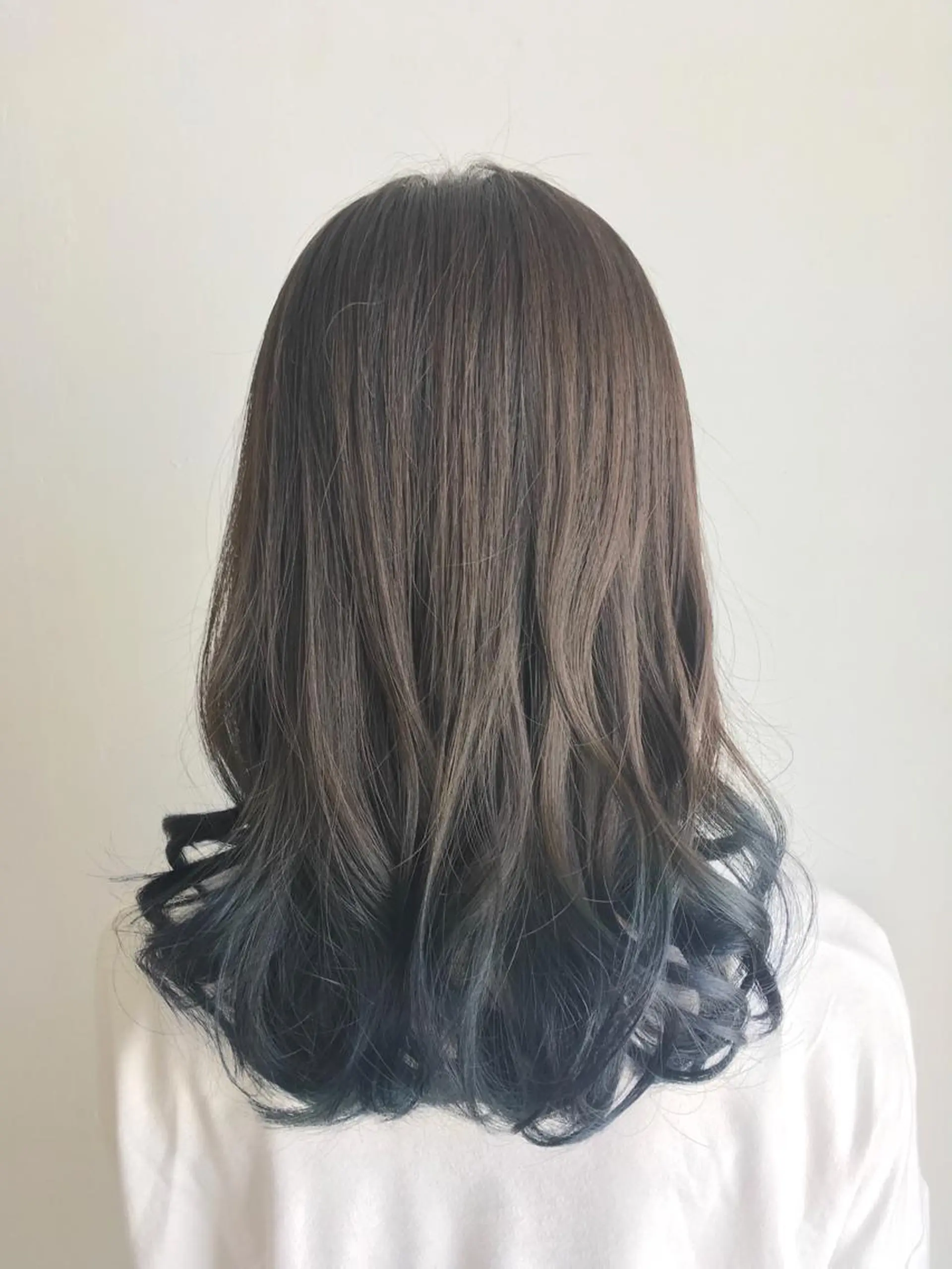 セミロング カラー ブルーカラー グラデーションカラー ヘアカラー トリートメント ヘッドスパ ヘアセット go today shaire salon 本店所属・yoshi ☆のヘアスタイル