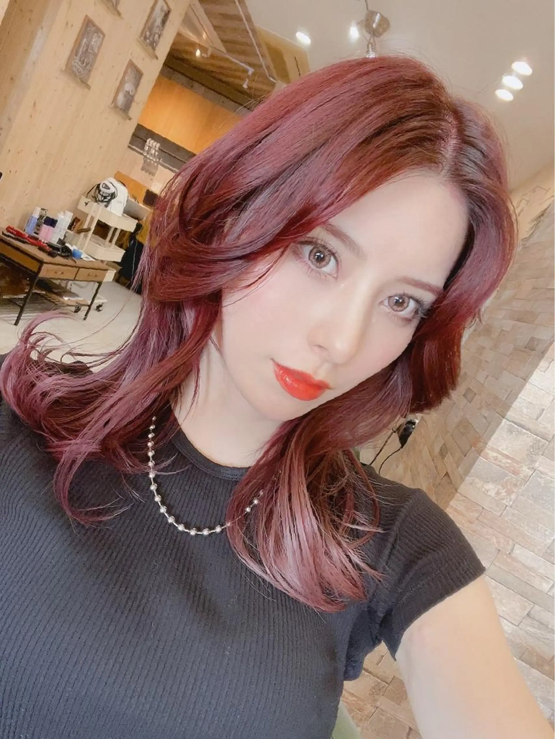 ミディアム 韓国レイヤー外国人風 透明感カラー髪質改善のヘアスタイル