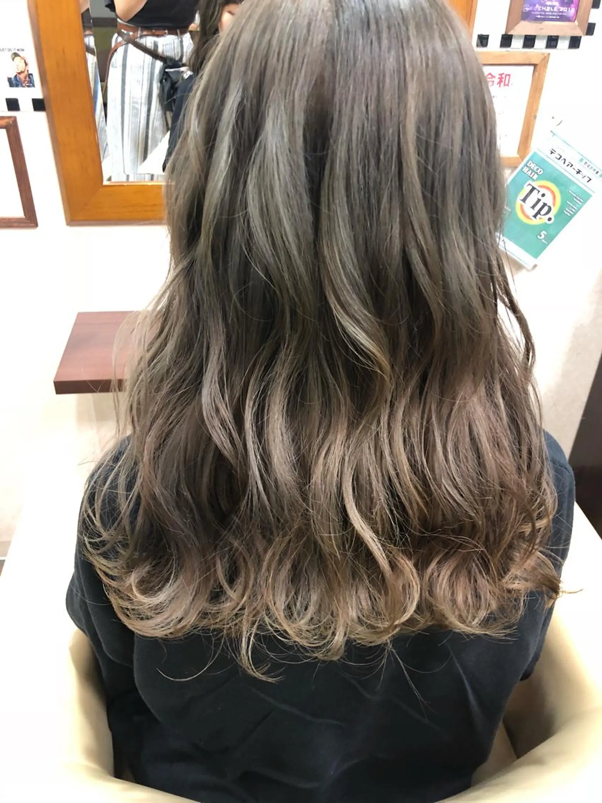 セミロング カラー 國次 夕貴のヘアスタイル