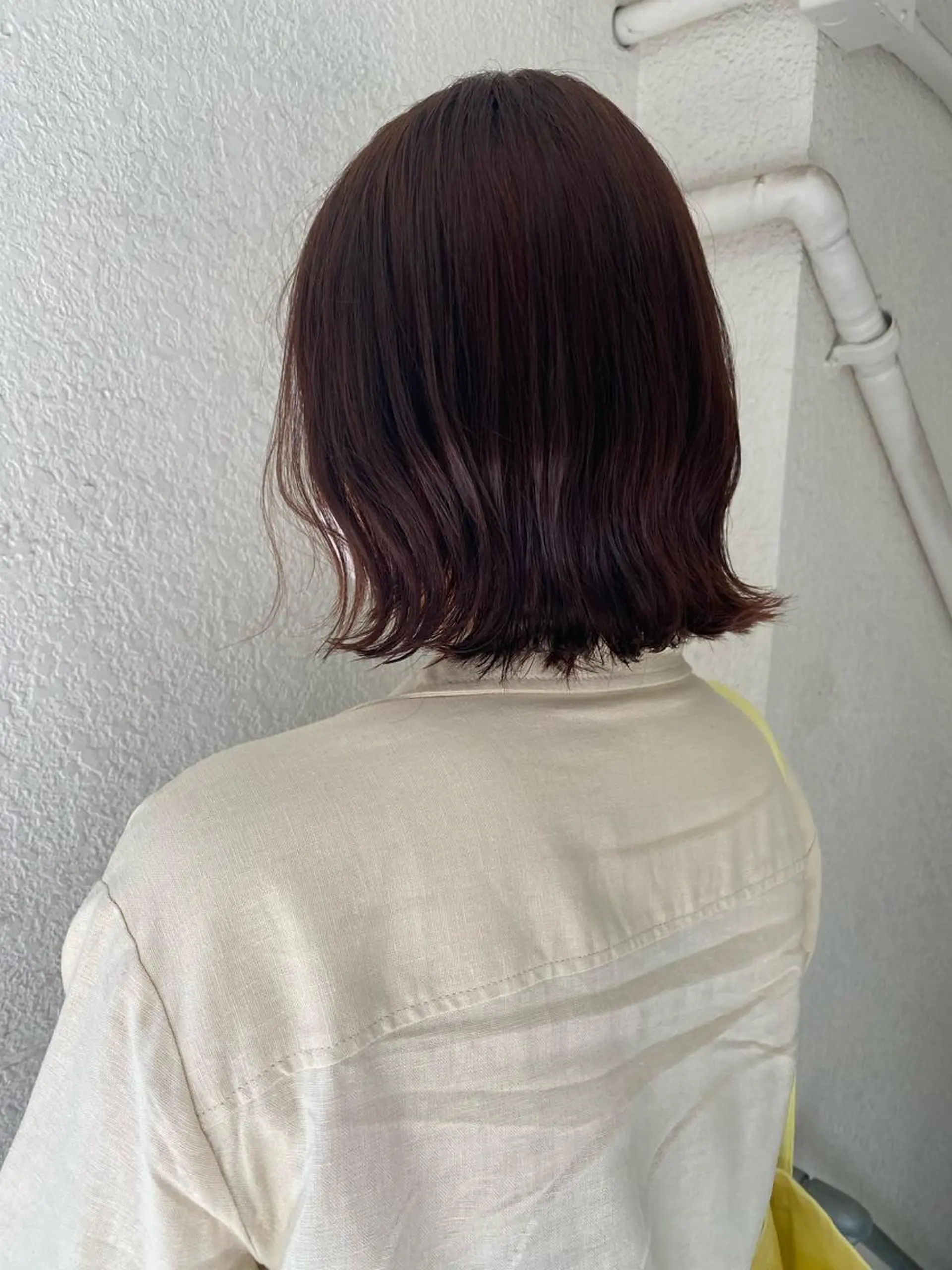 ショート カラー ベージュカラー ショコラベージュ ボブ 外ハネヘア カット ヘアカラー トリートメント COLO✨️ 白川綺香のヘアスタイル