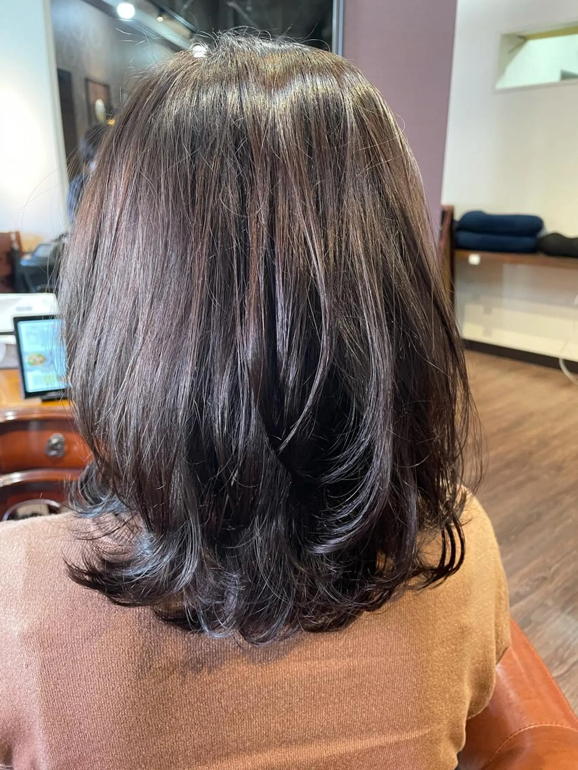 ミディアム カラー レイヤーカット artehair 新小岩のマツエク・マツパデザイン