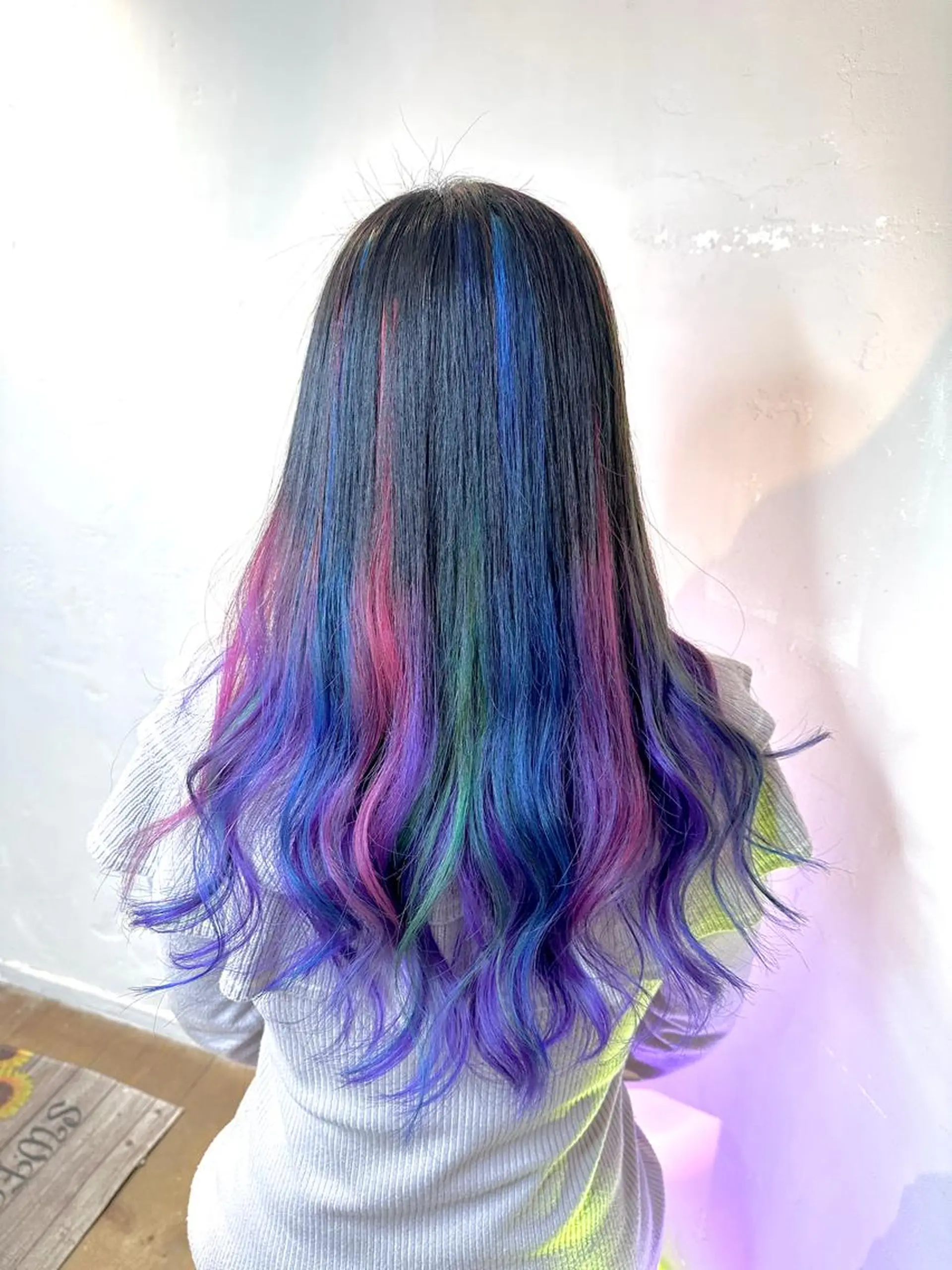 ロング カラー パーマ ヘアアレンジ アイブロウ ヘアカラー トリートメント 推し活専用 【派手髪】飯野ゆかりのヘアスタイル