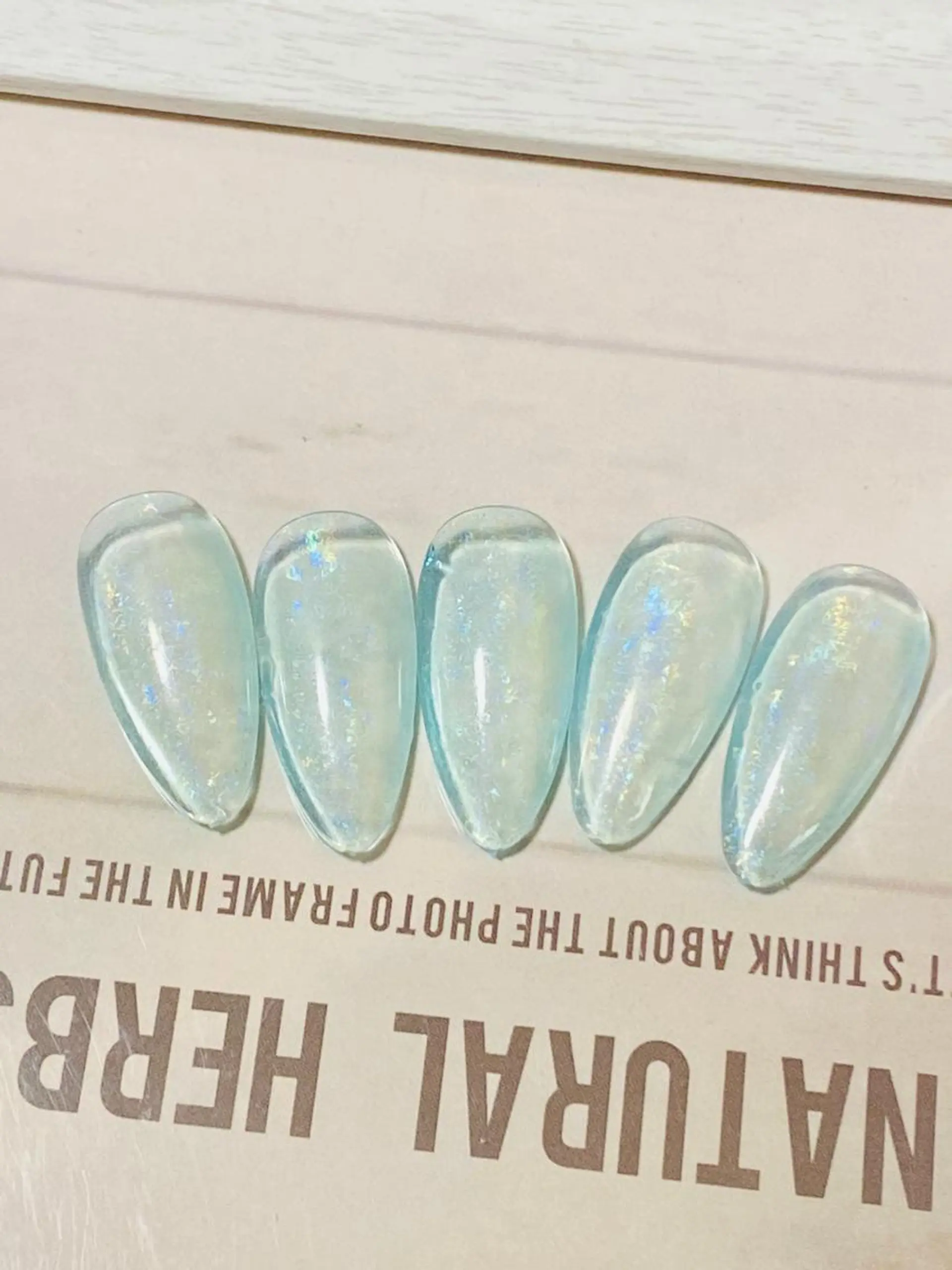 ネイル オーロラネイル ストーンネイル 自宅ネイルサロン ♦️nuance♦️のネイルデザイン