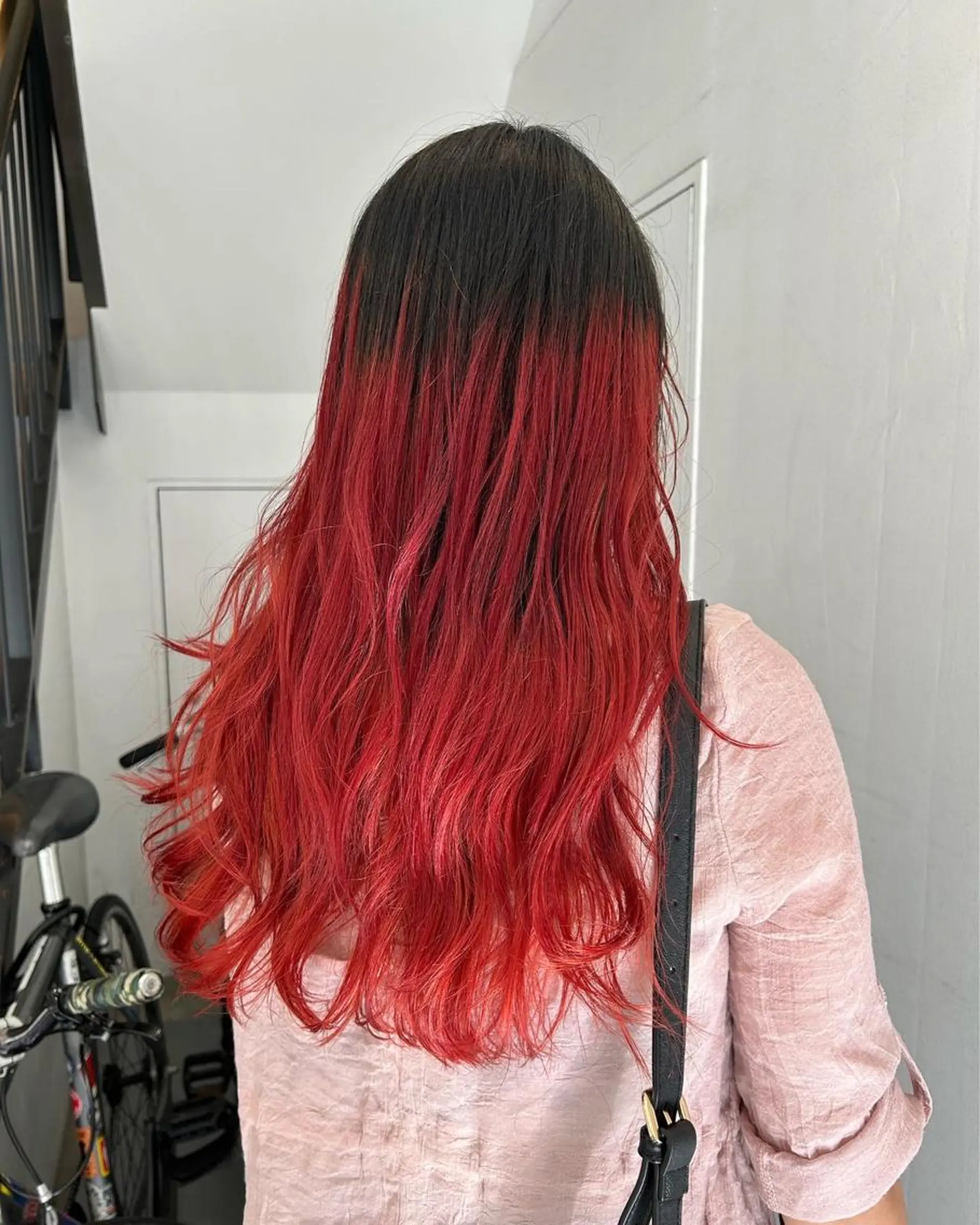 ロング カラー ブリーチ グラデーションカラー カット ヘアカラー トリートメント hen所属・心斎橋/レイヤー/ ブリーチ/モエのヘアスタイル