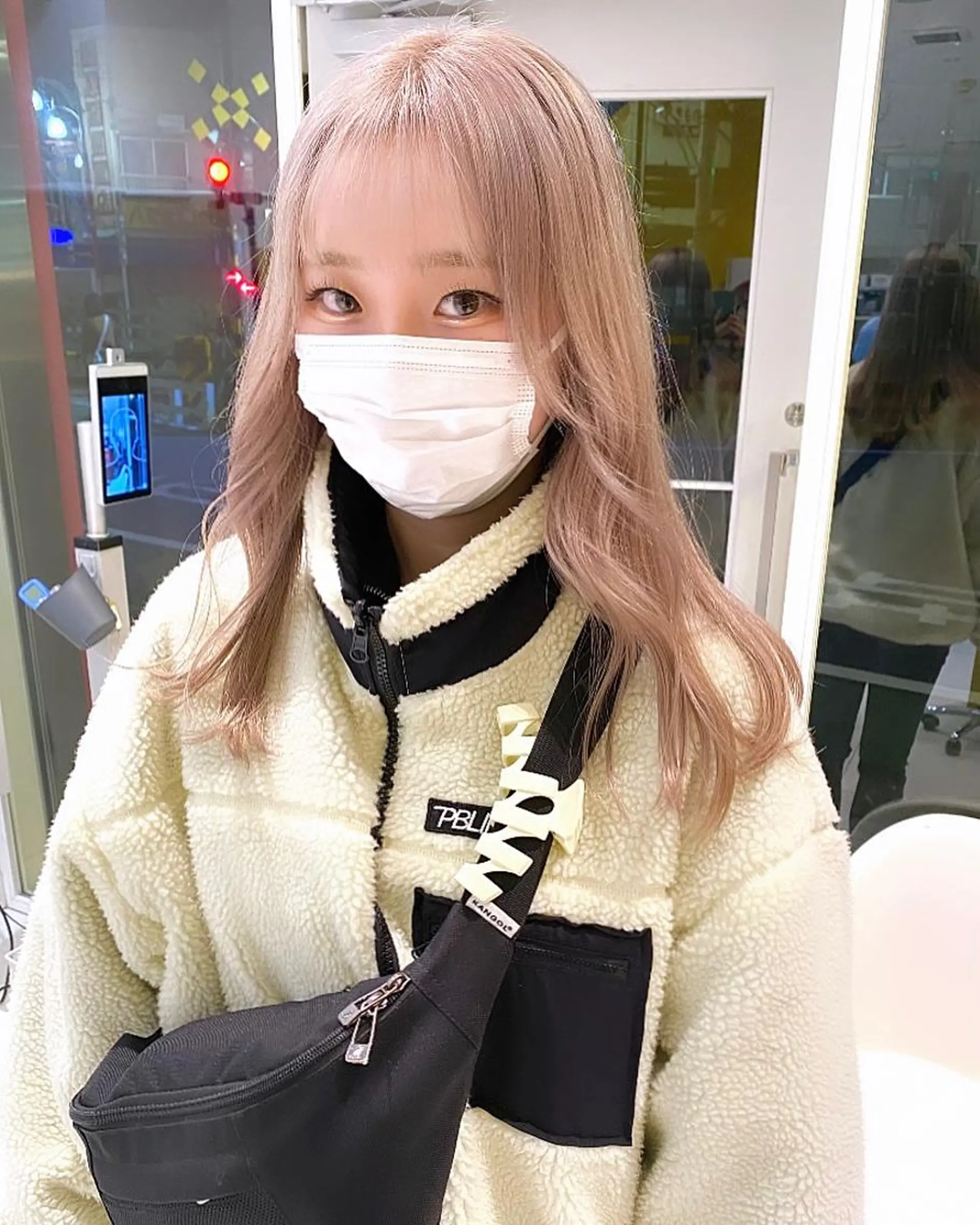 ロング カラー ブリーチ HOLON池袋所属・ウルフカット ハッシュカット/七海のヘアスタイル