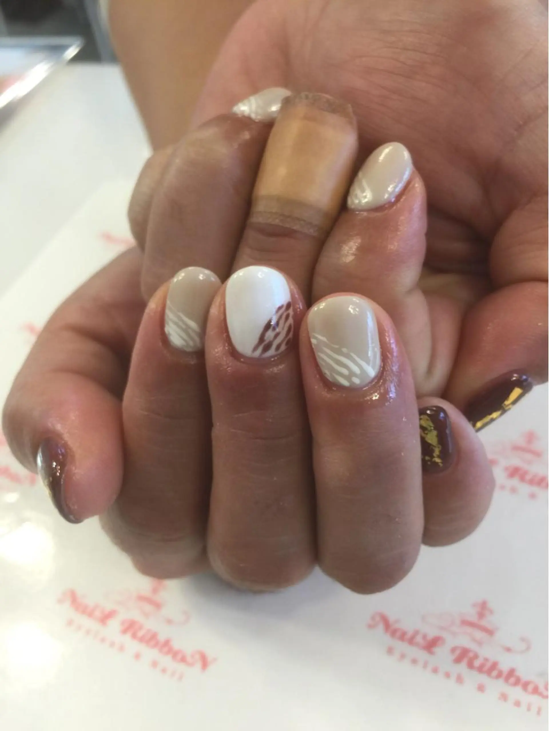 ネイル ネイルリボン 受付スタッフのネイルデザイン