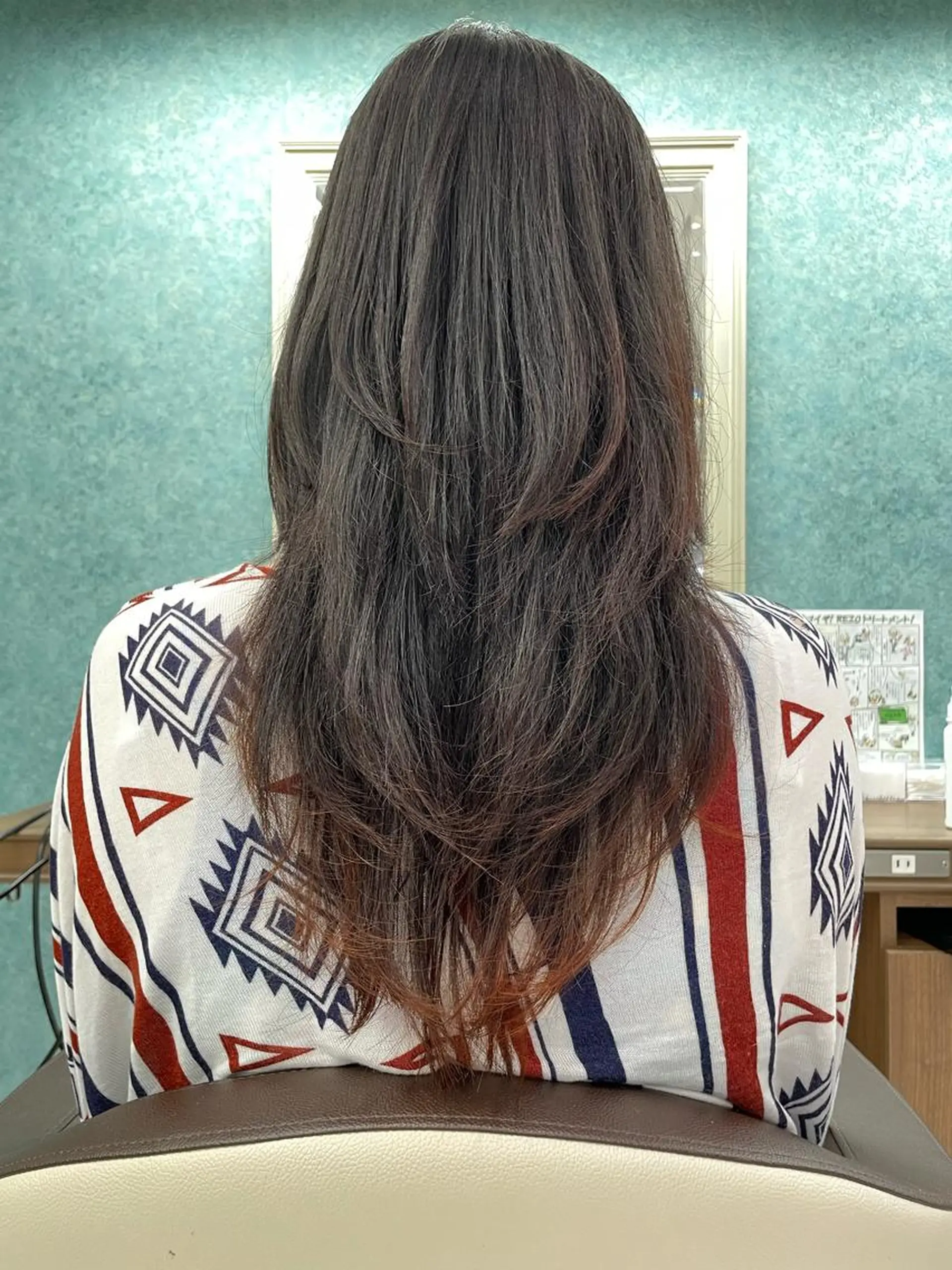 ロング 秋葉原オタク向け美容室OFF-KAi!!所属・渡部凌我 小顔ウルフ ハイトーンカラーのヘアスタイル