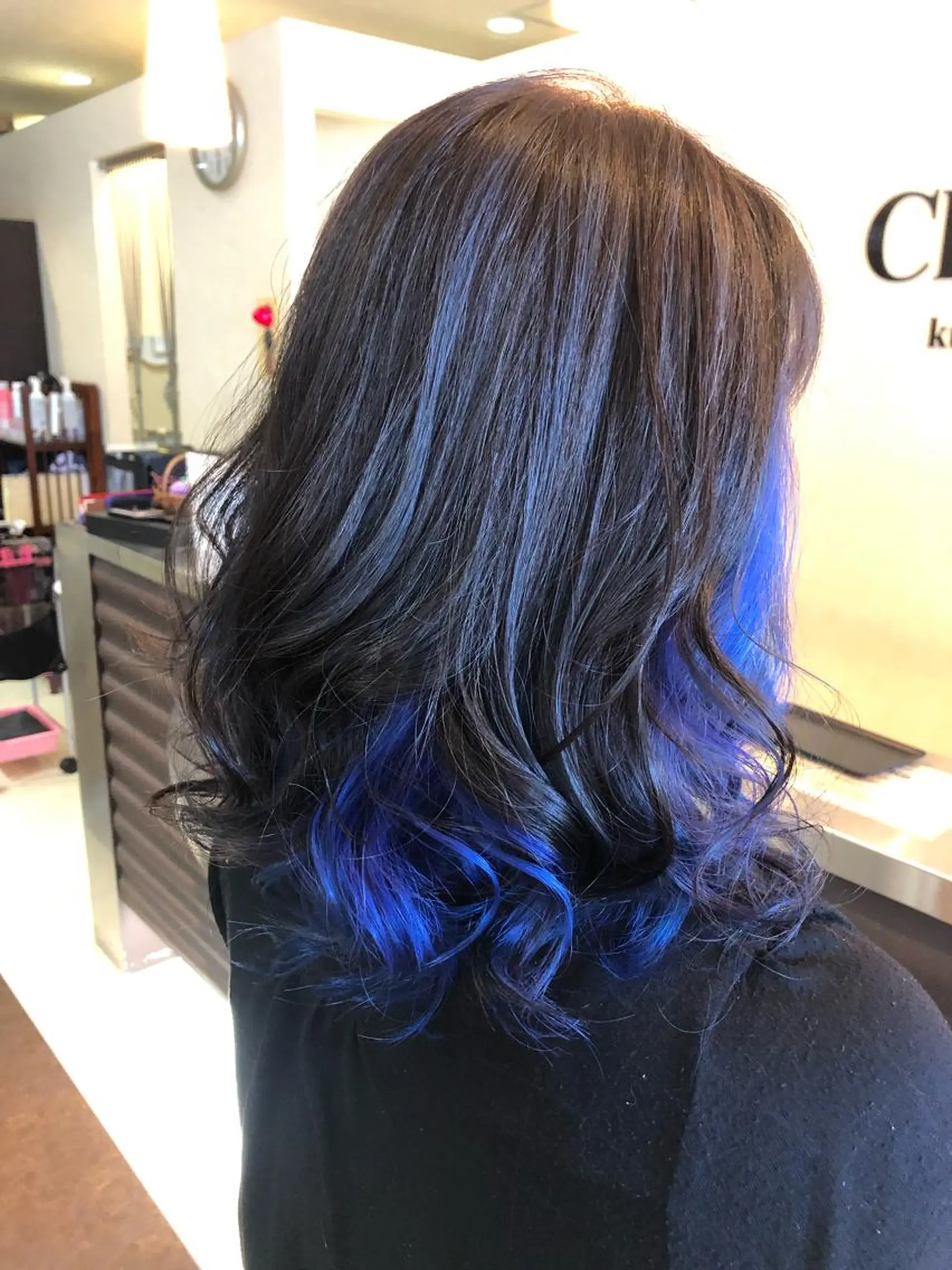 セミロング カラー デザインカラー ハイライトカラー インナーカラー ハイライト クレオヘアー久米川サロン所属・沼津 加奈のヘアスタイル