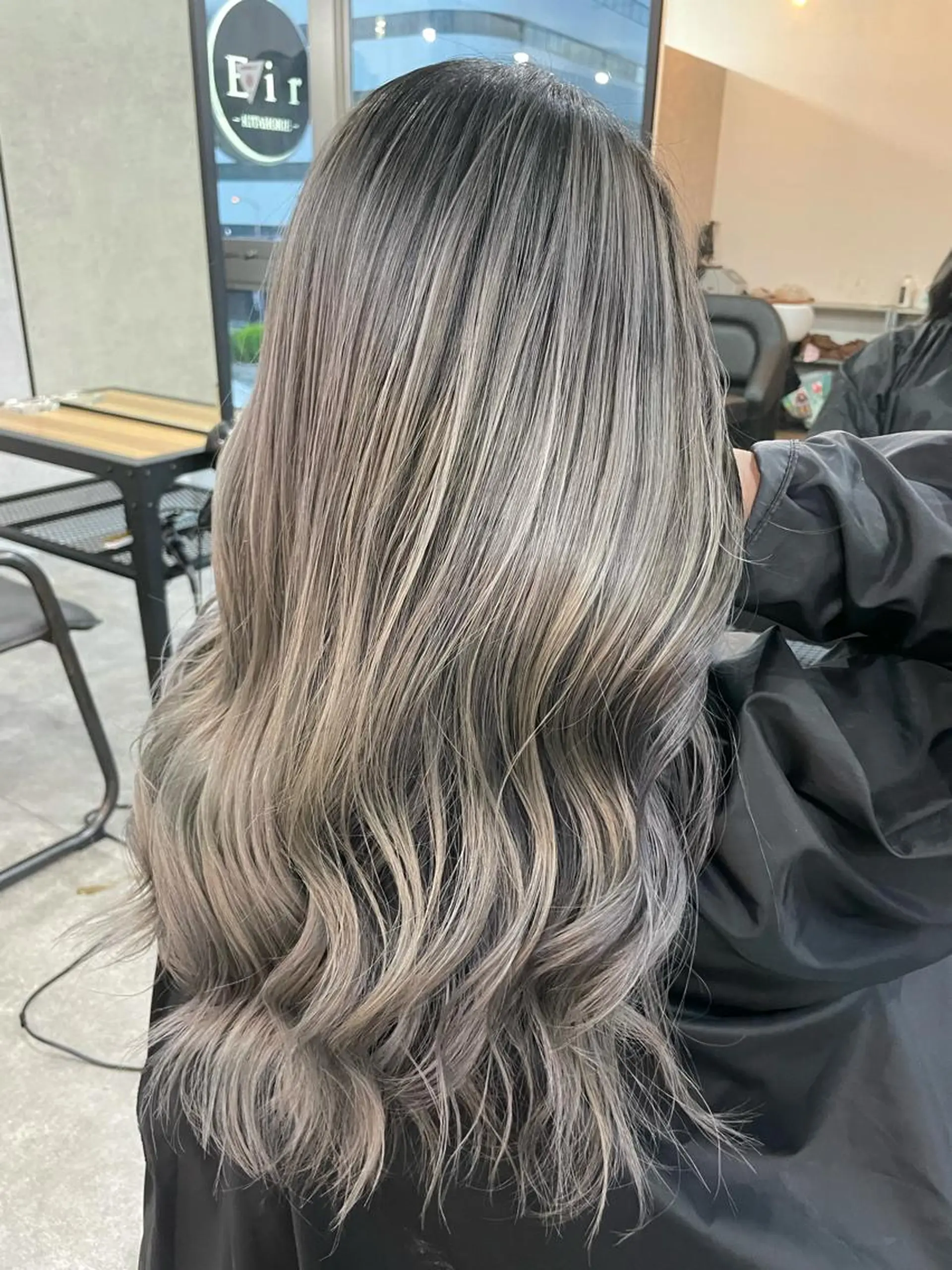 ロング カラー パーマ ヘアアレンジ メンズ キッズ ネイル マツエク・マツパ メンズバレイヤージュ メンズブリーチ センターパート フェードカット メンズハイライト カット パーマ トリートメント メンズ特化 しゅうへいのヘアスタイル