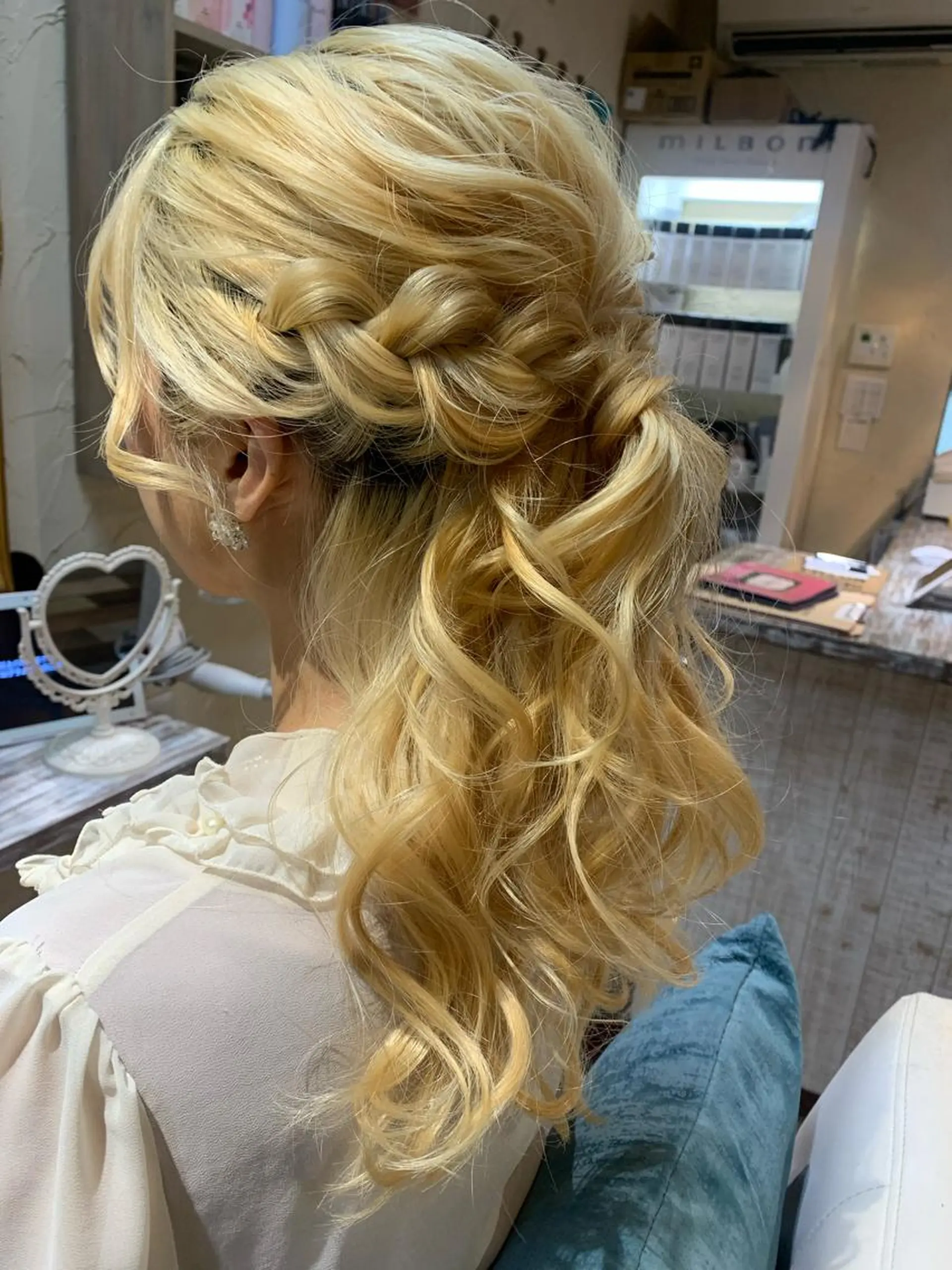 セミロング ヘアアレンジ ヘアセット 林 友美のヘアスタイル