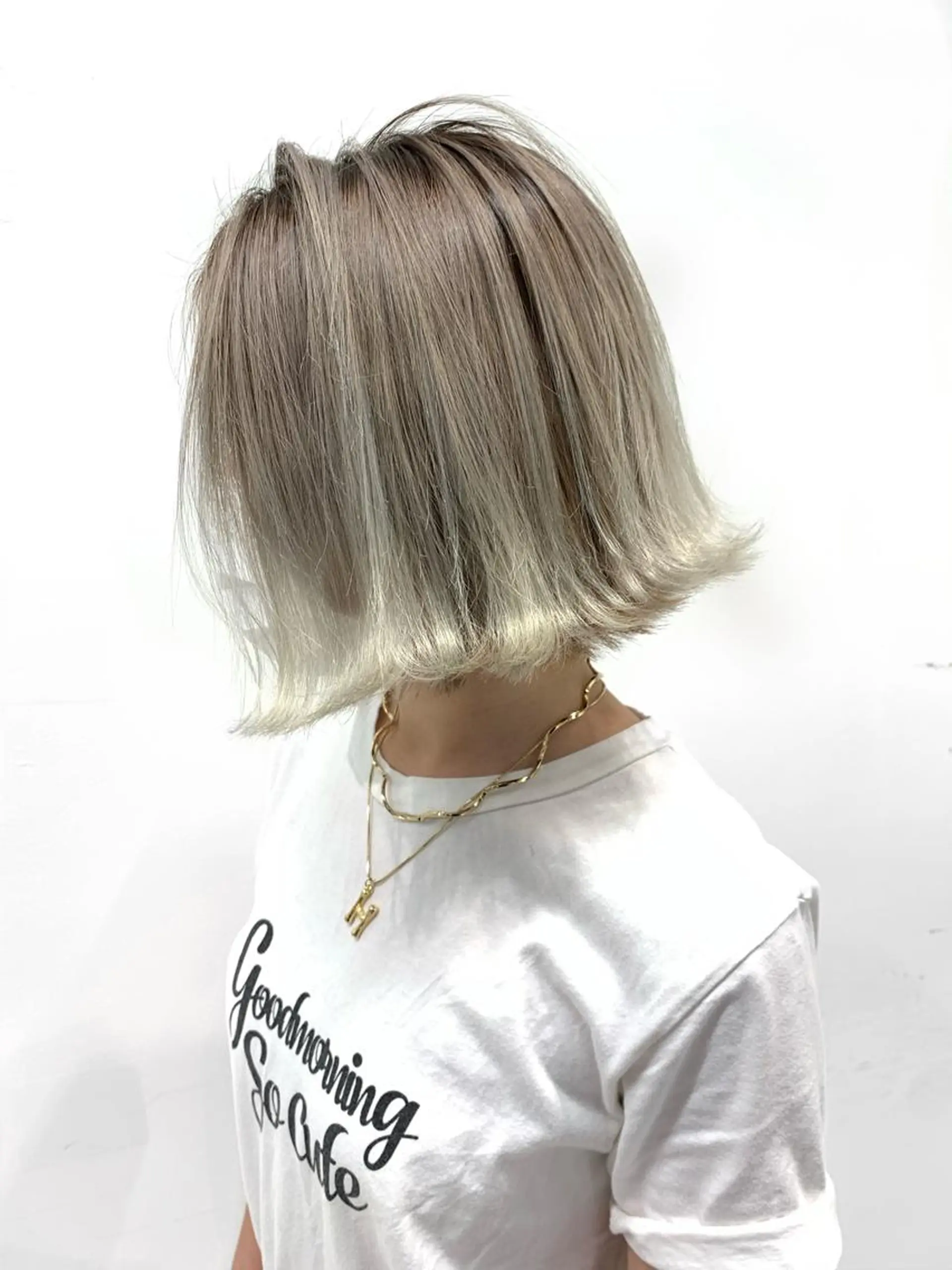 ショート カラー ベージュカラー ブリーチ ホワイトベージュ カット ヘアカラー トリートメント ヘッドスパ 🌿海外Style・ KOHEIのヘアスタイル