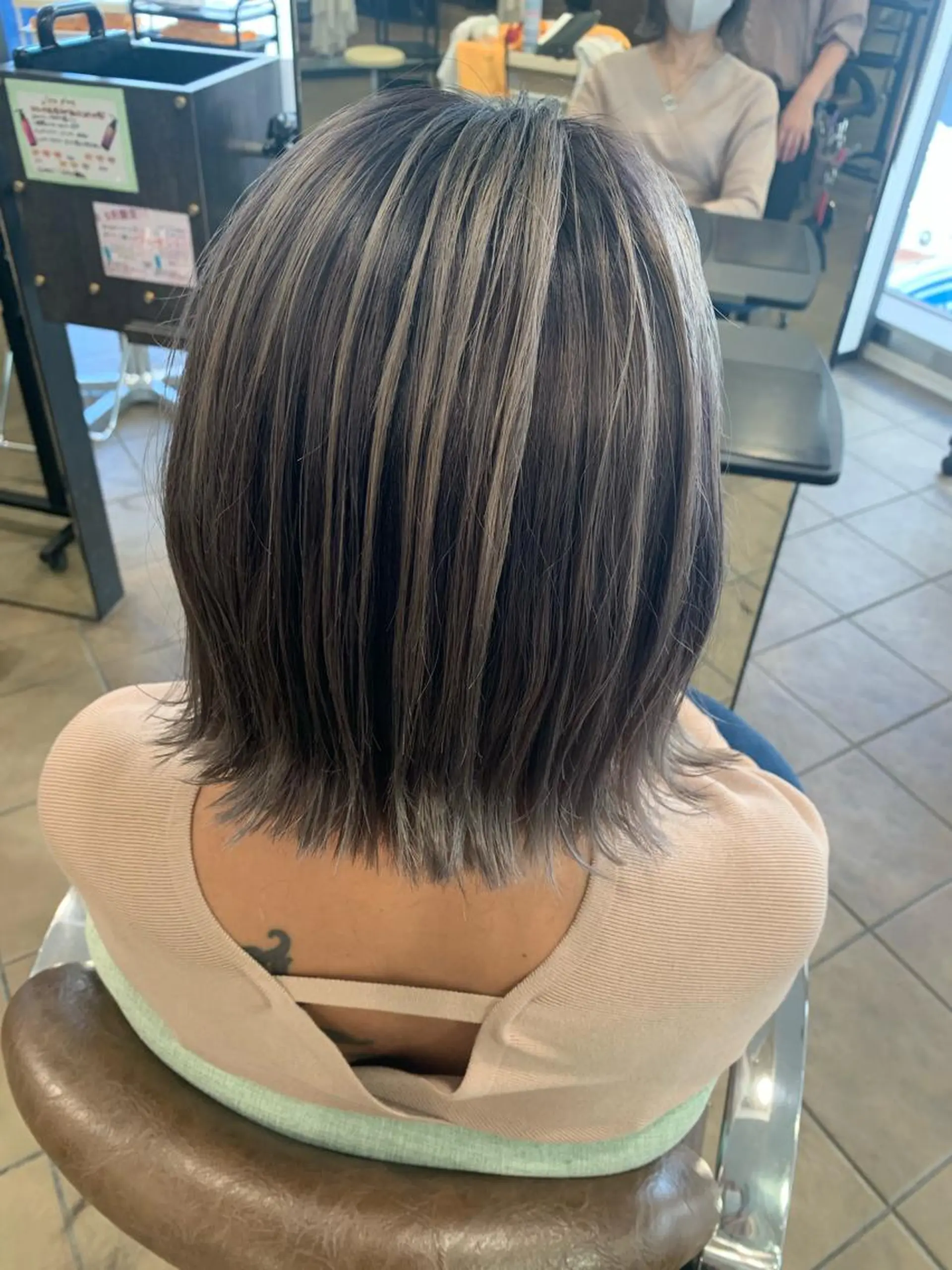 ミディアム カラー ヘアカラー Ripps長居所属・メテオ ／ヘアカラー 西川菜実のヘアスタイル