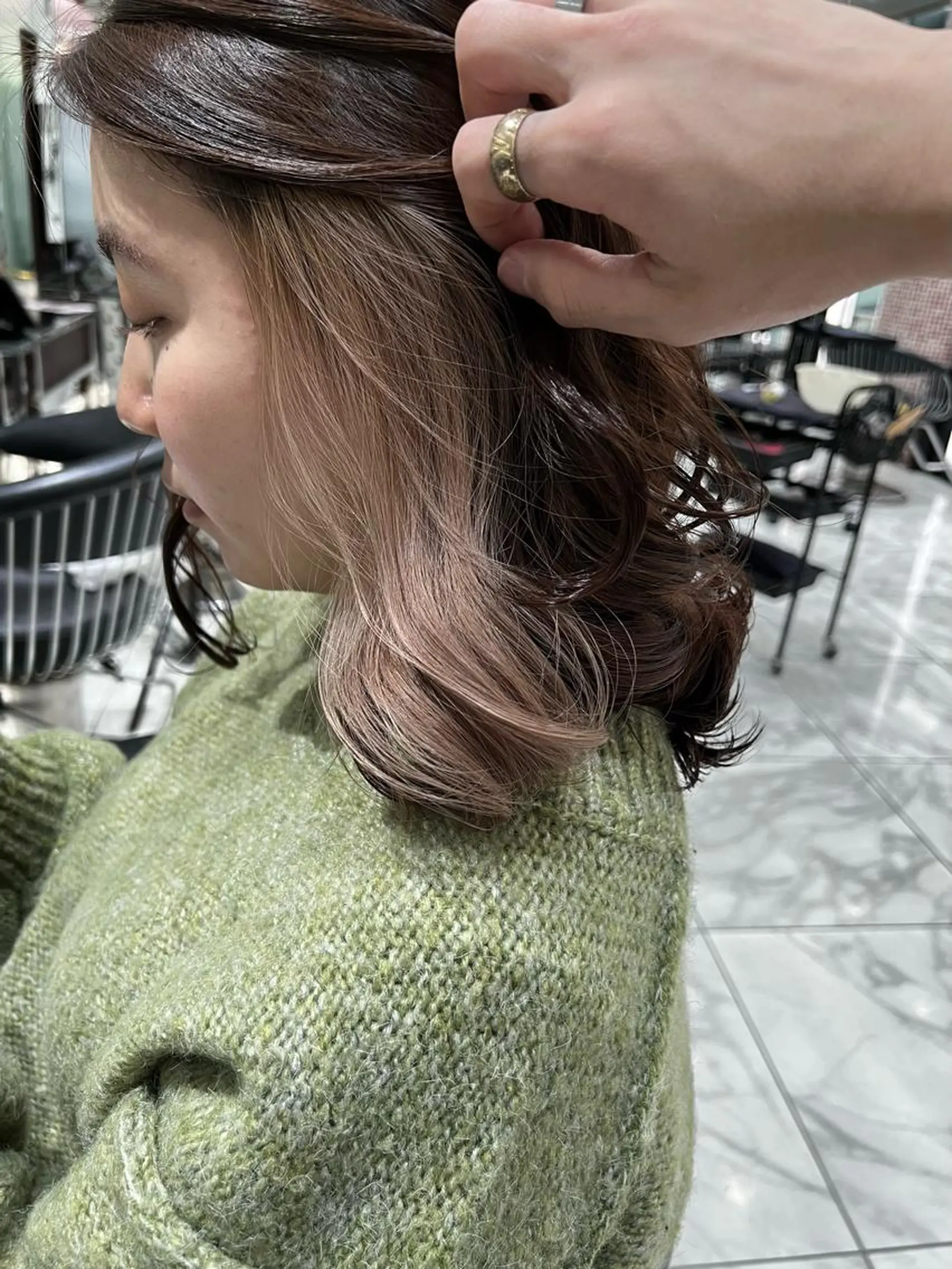 ミディアム カラー インナーカラー ヘアカラー ハイトーンカラー 中村優成のヘアスタイル