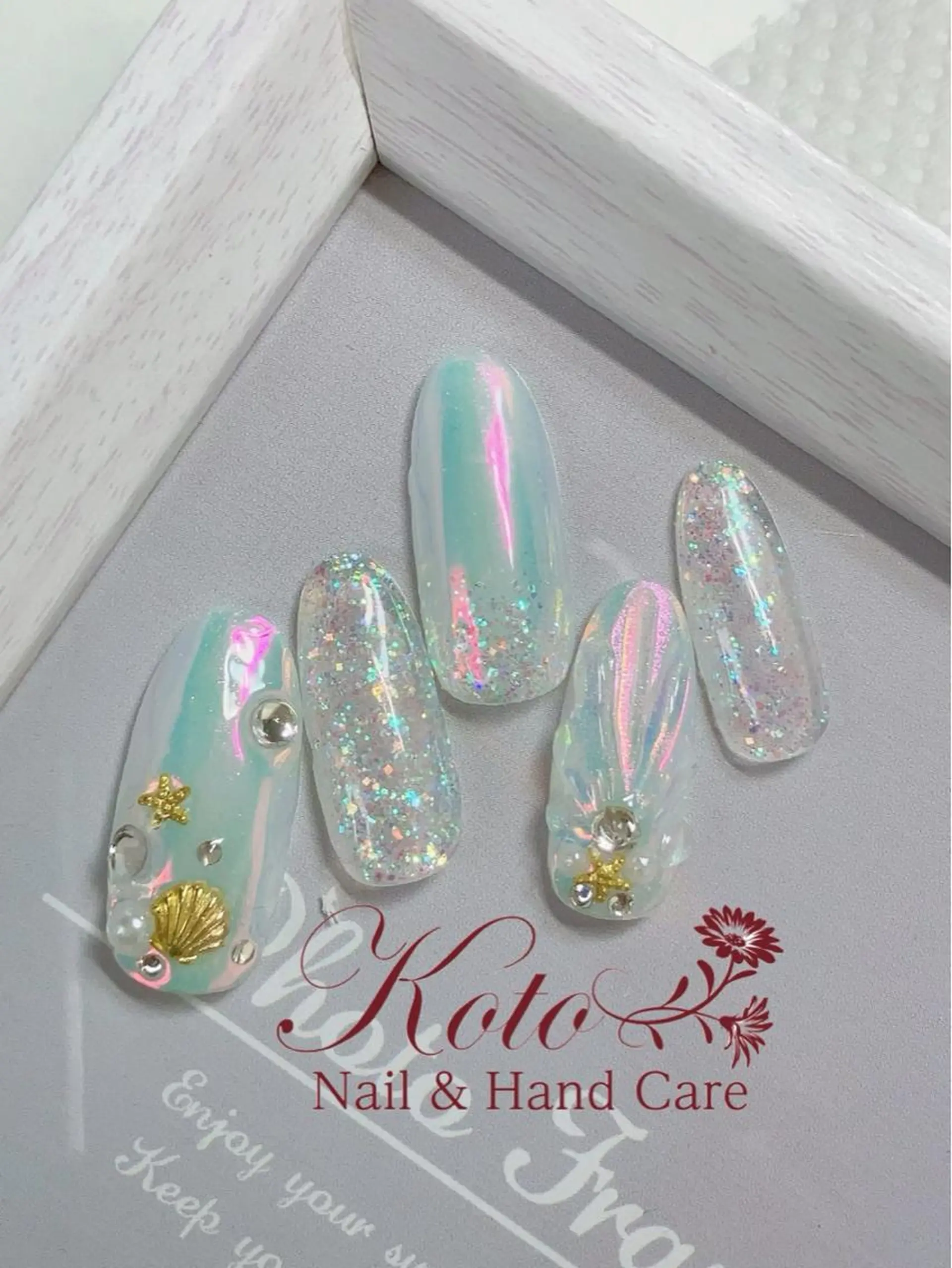 ネイル 長さ出し フットネイル フレンチネイル ジェルネイル ラメ(グリッター) Risa ネイルサロンKOTOのネイルデザイン