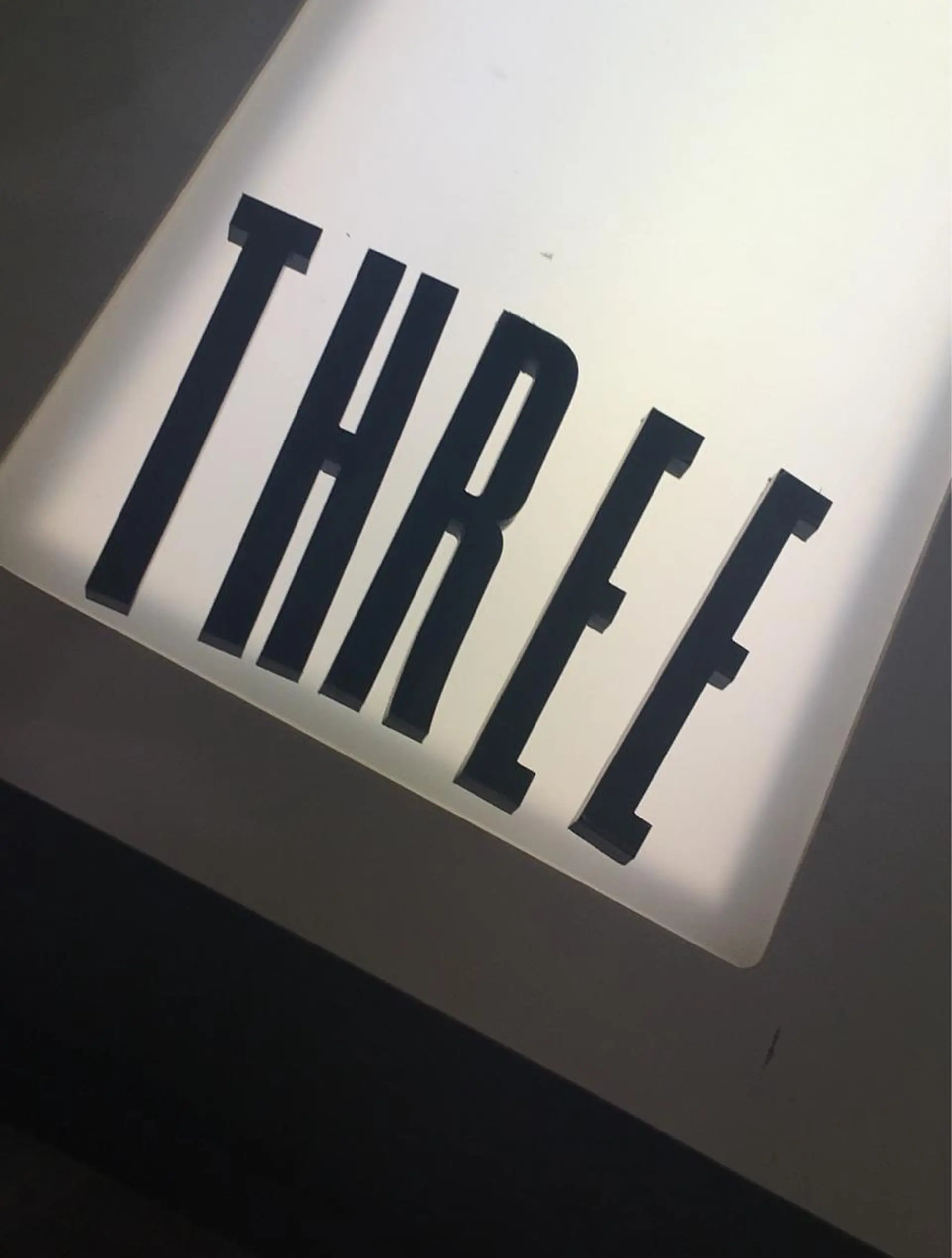 THREE所属・THREE 関根大のヘアスタイル