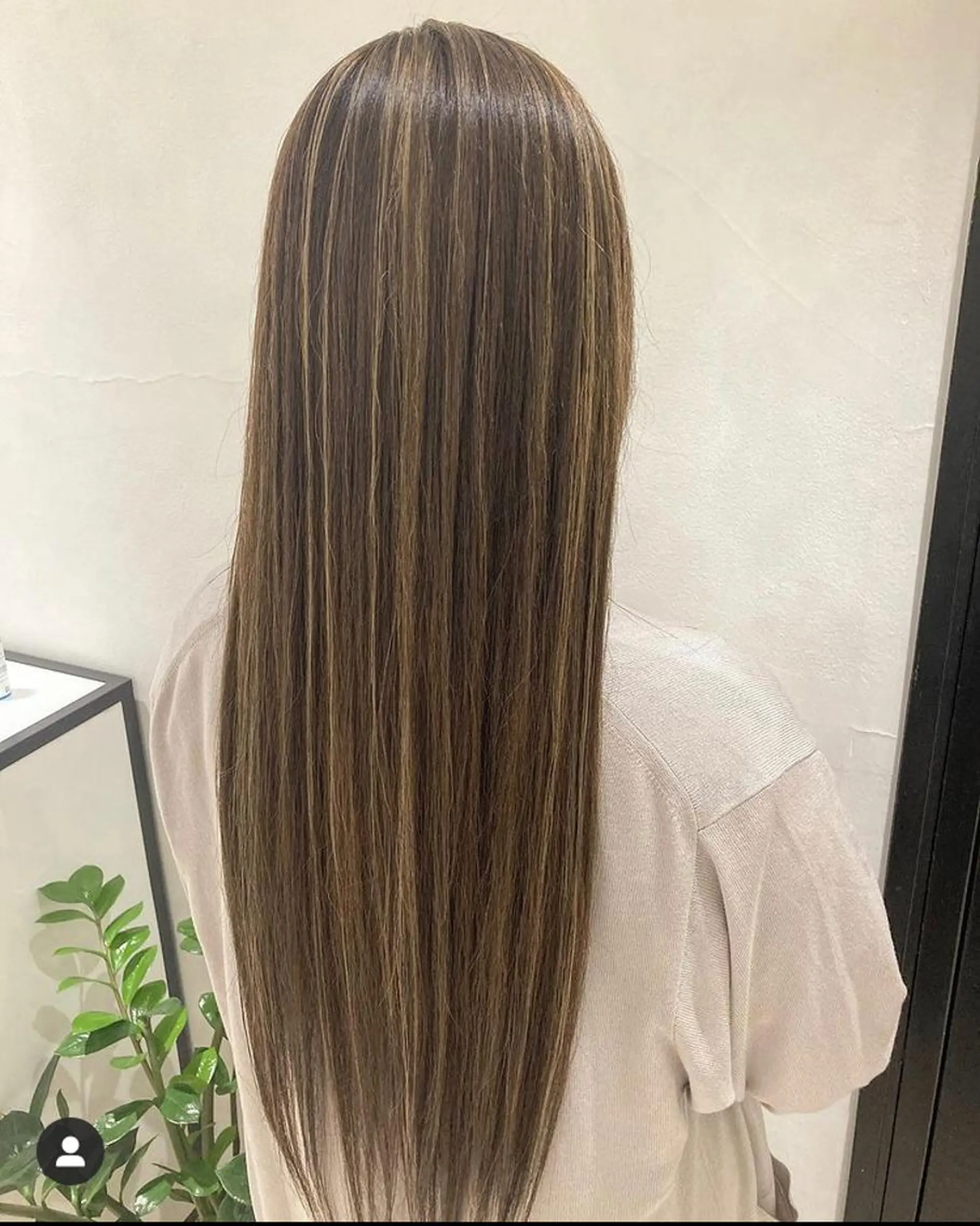 ロング カラー ヘアアレンジ ハイライトカラー 顔周りカット ハイライト 髪質改善 トリートメント エグチ アキラのヘアスタイル